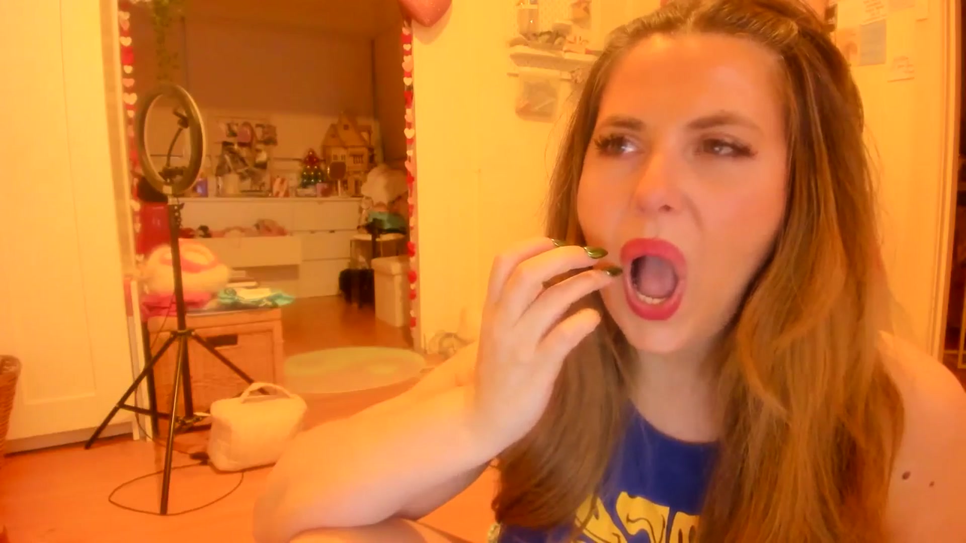 Gallery image thumbnail from Fun_Nikki's myfreecams stream on, 12/17/2025, 11:23 image 16 of 20