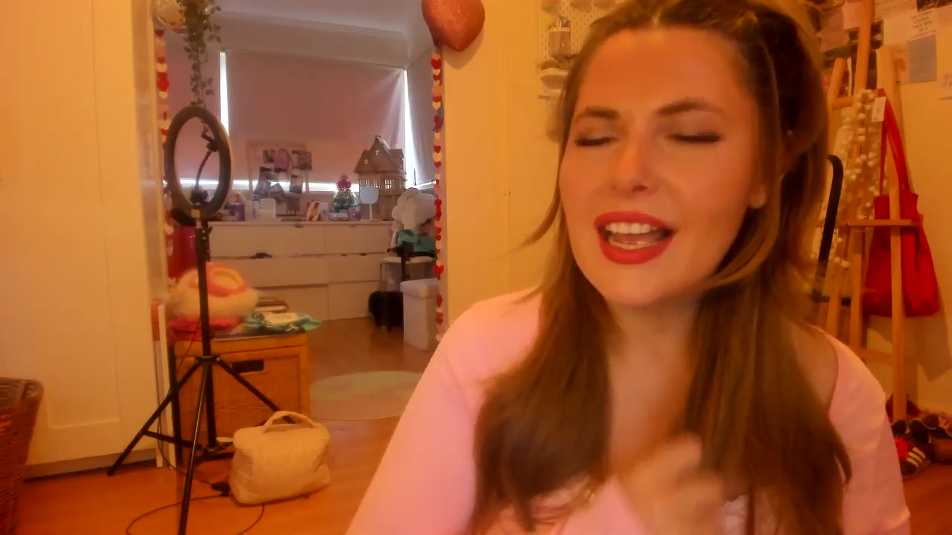 Gallery image thumbnail from Fun_Nikki's myfreecams stream on, 12/17/2025, 11:23 image 5 of 20