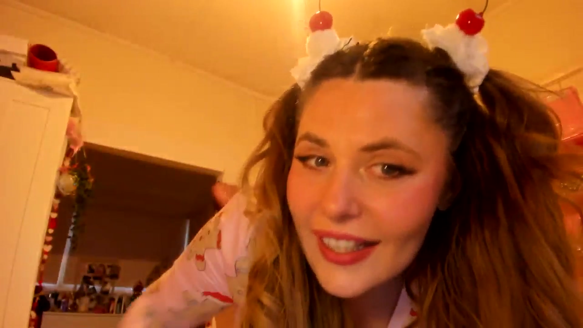 Gallery image thumbnail from Fun_Nikki's myfreecams stream on, 12/19/2025, 10:26 image 4 of 20