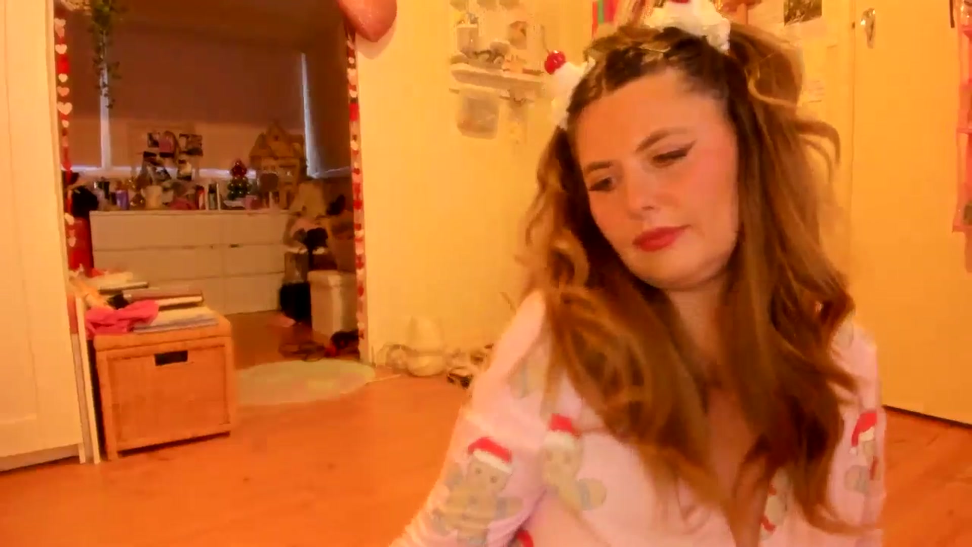 Gallery image thumbnail from Fun_Nikki's myfreecams stream on, 12/19/2025, 10:26 image 8 of 20