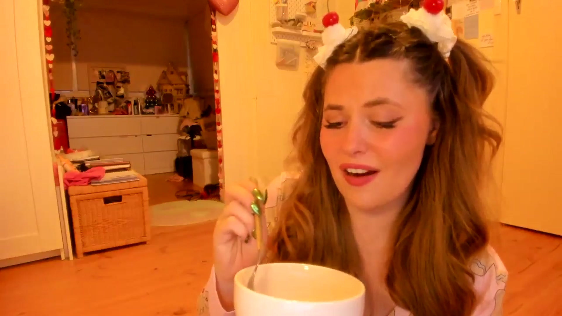 Gallery image thumbnail from Fun_Nikki's myfreecams stream on, 12/19/2025, 10:26 image 15 of 20