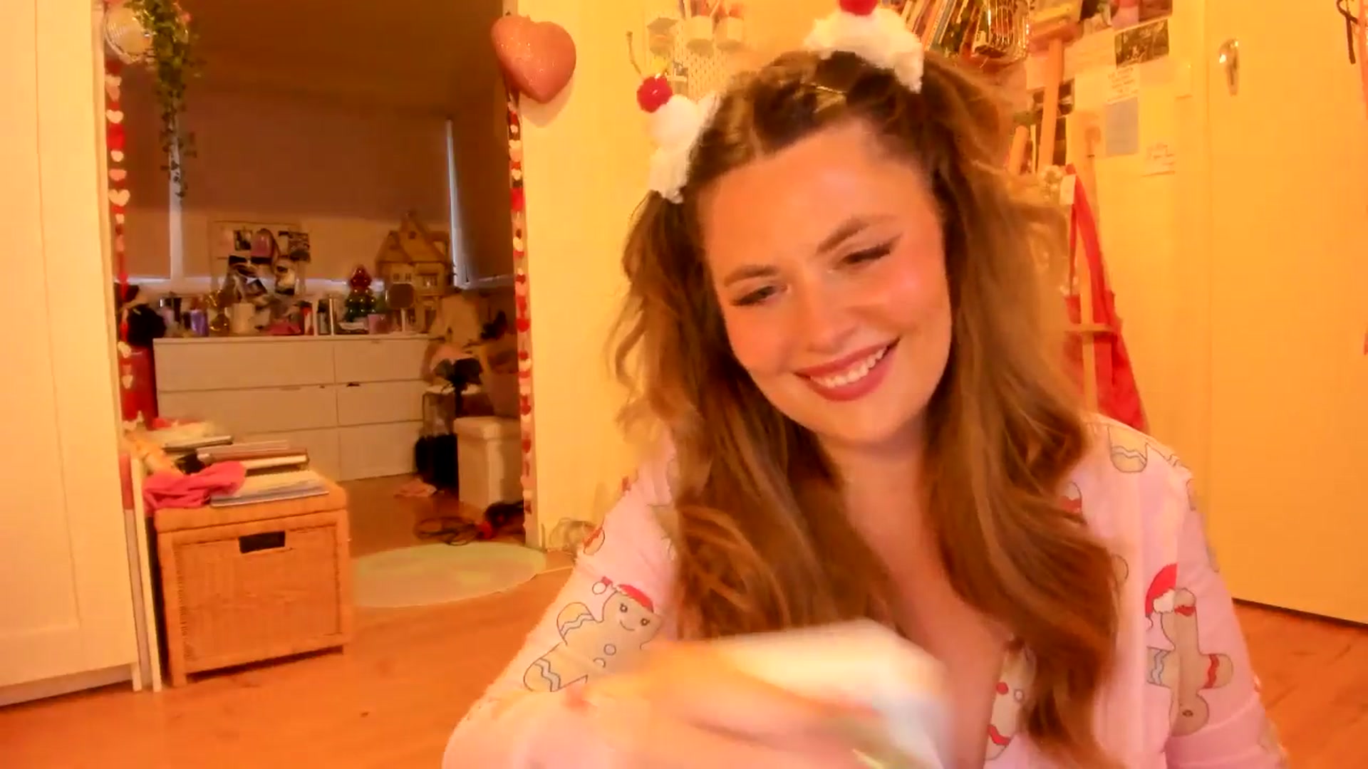 Gallery image thumbnail from Fun_Nikki's myfreecams stream on, 12/19/2025, 10:26 image 11 of 20