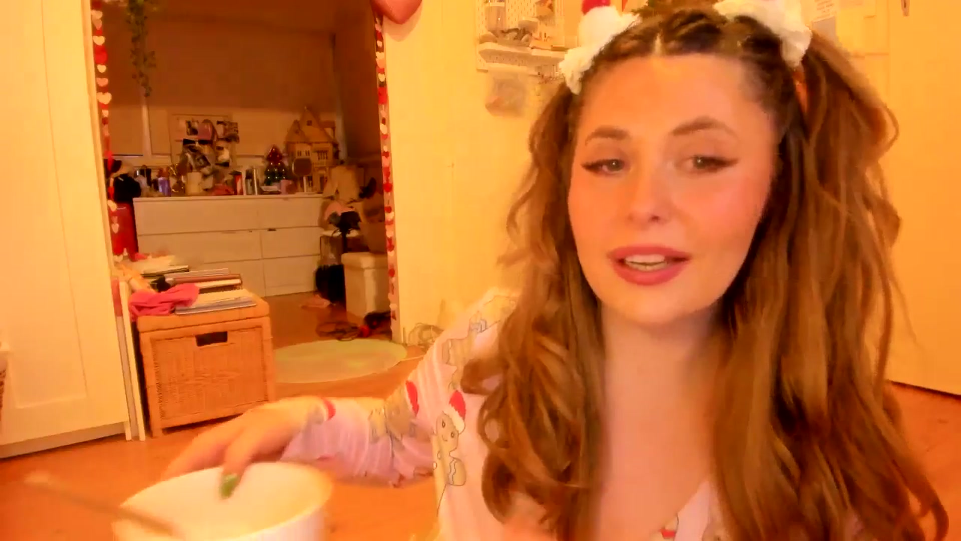 Gallery image thumbnail from Fun_Nikki's myfreecams stream on, 12/19/2025, 10:26 image 17 of 20