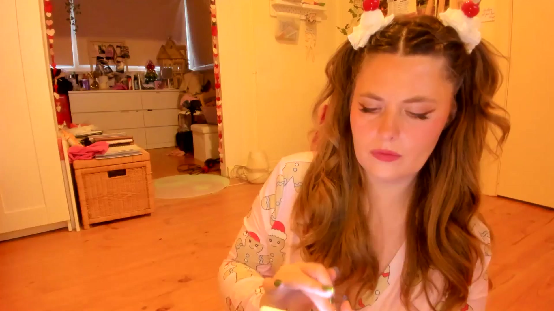 Gallery image thumbnail from Fun_Nikki's myfreecams stream on, 12/19/2025, 10:26 image 1 of 20