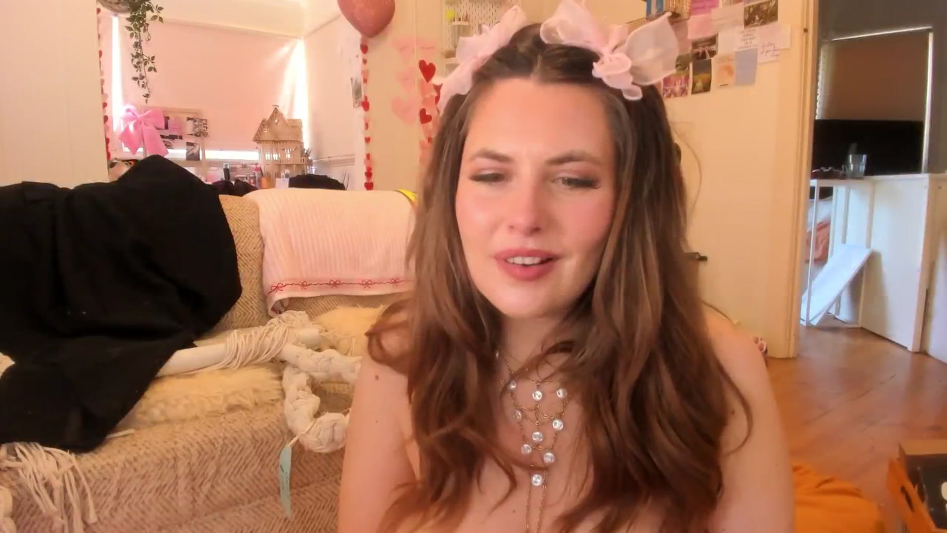 Gallery image thumbnail from Fun_Nikki's myfreecams stream on, 03/04/2026, 24:19 image 12 of 20