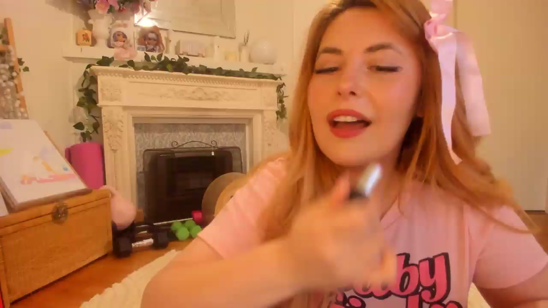 Gallery image thumbnail from Fun_Nikki's myfreecams stream on, 05/15/2026, 24:42 image 6 of 20