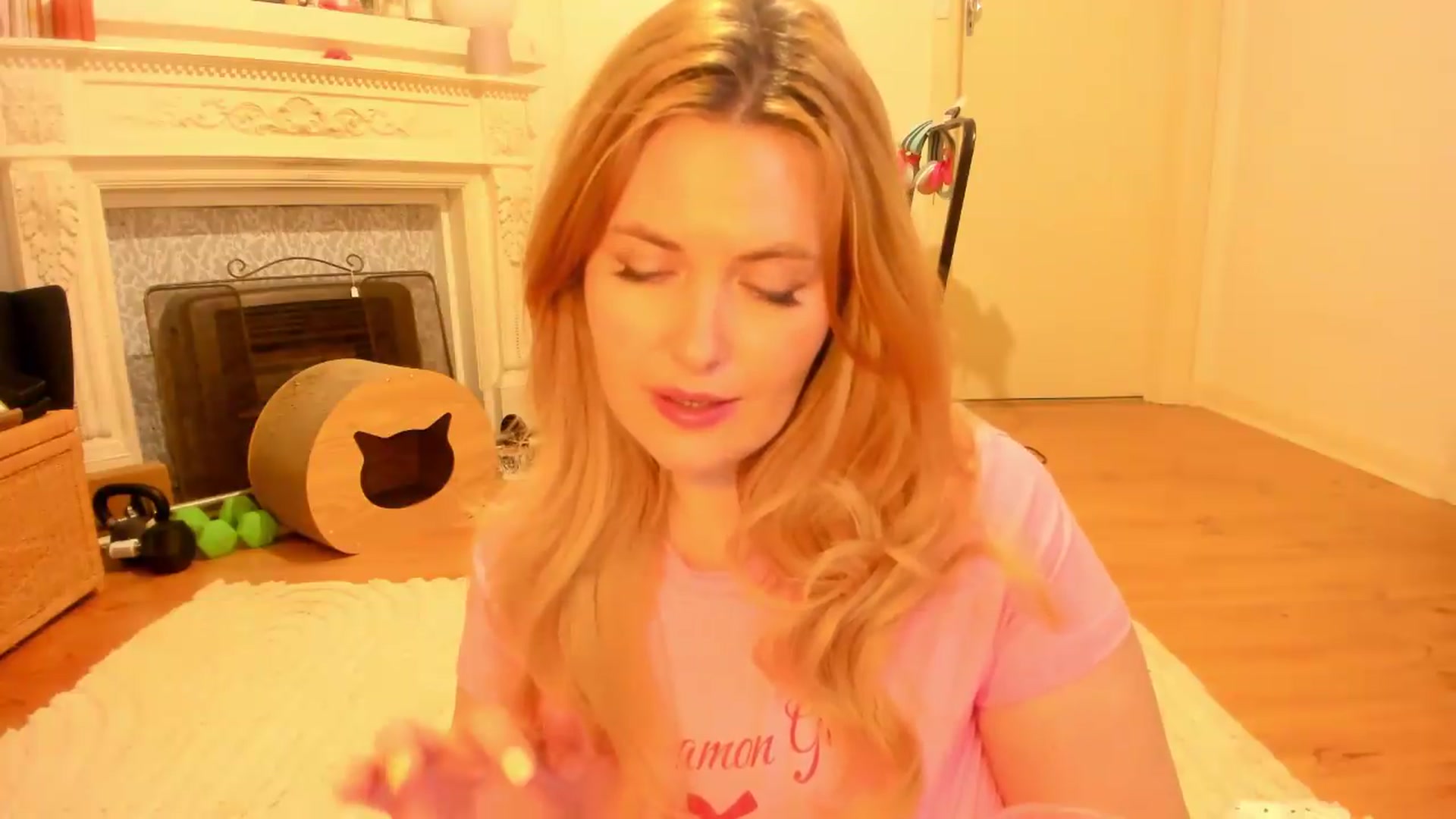 Gallery image thumbnail from Fun_Nikki's myfreecams stream on, 08/01/2026, 15:39 image 18 of 20
