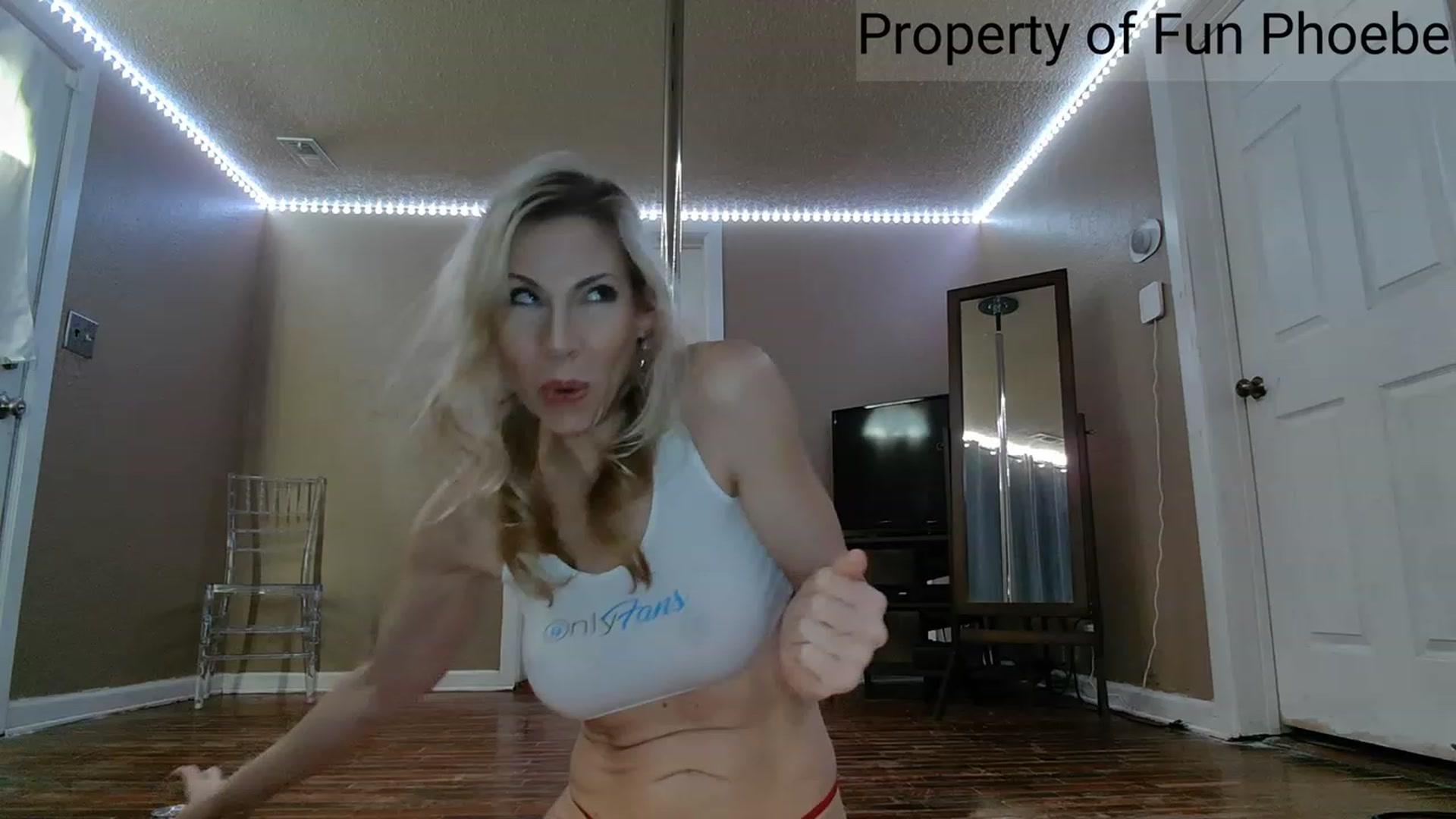 Gallery image thumbnail from Fun_Phoebe's myfreecams stream on, 02/17/2023, 18:16 image 6 of 20