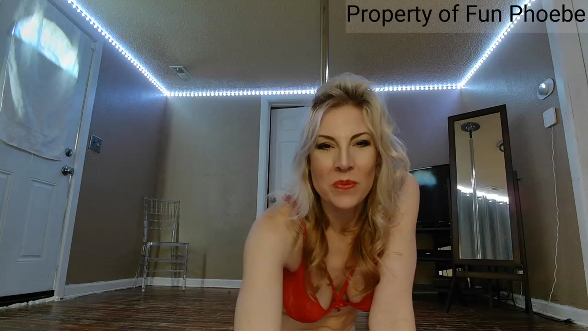 Gallery image thumbnail from Fun_Phoebe's myfreecams stream on, 04/08/2023, 16:08 image 2 of 20