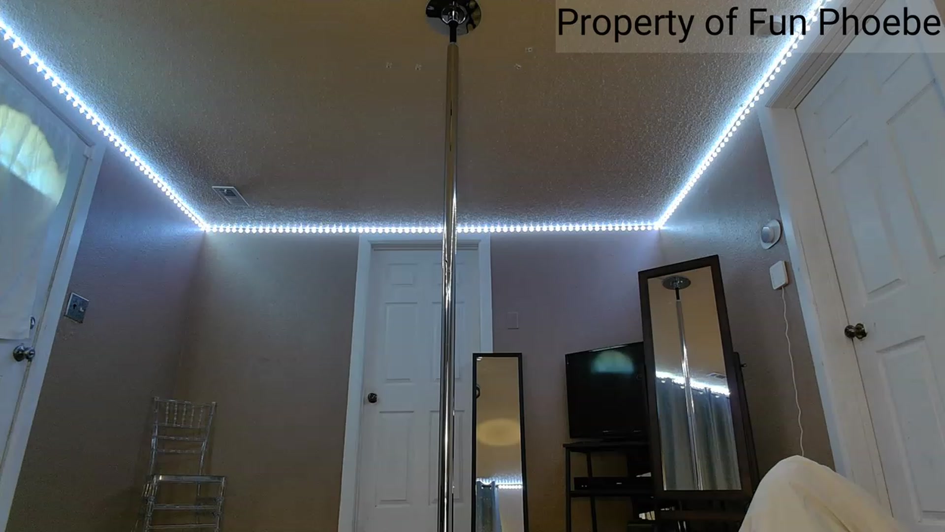 Gallery image thumbnail from Fun_Phoebe's myfreecams stream on, 05/24/2023, 15:48 image 9 of 20
