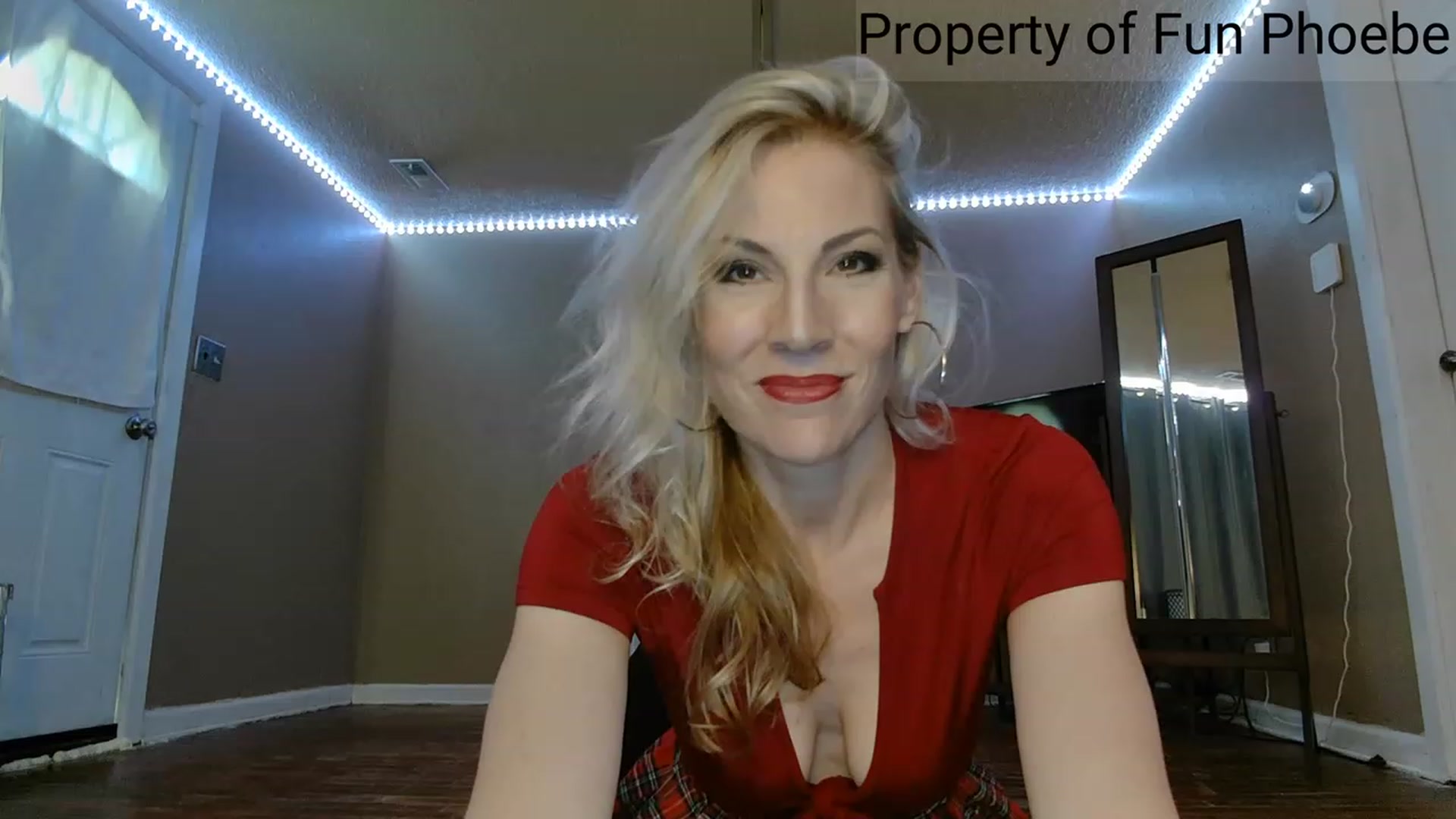 Gallery image thumbnail from Fun_Phoebe's myfreecams stream on, 06/13/2023, 18:47 image 12 of 20