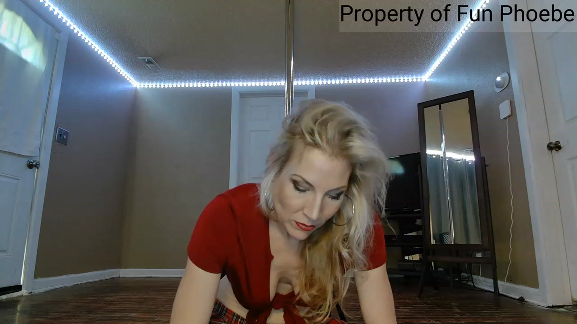Gallery image thumbnail from Fun_Phoebe's myfreecams stream on, 06/13/2023, 18:47 image 2 of 20