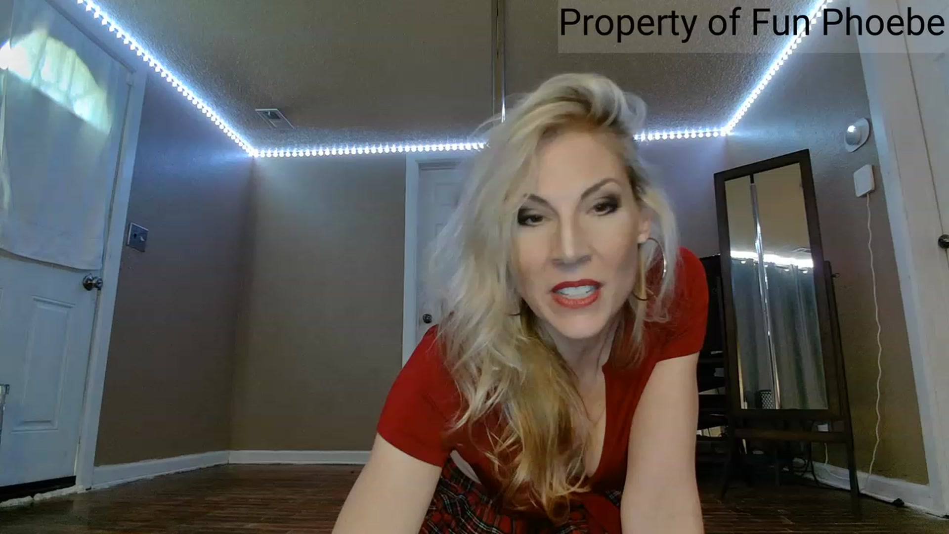 Gallery image thumbnail from Fun_Phoebe's myfreecams stream on, 06/13/2023, 18:47 image 11 of 20