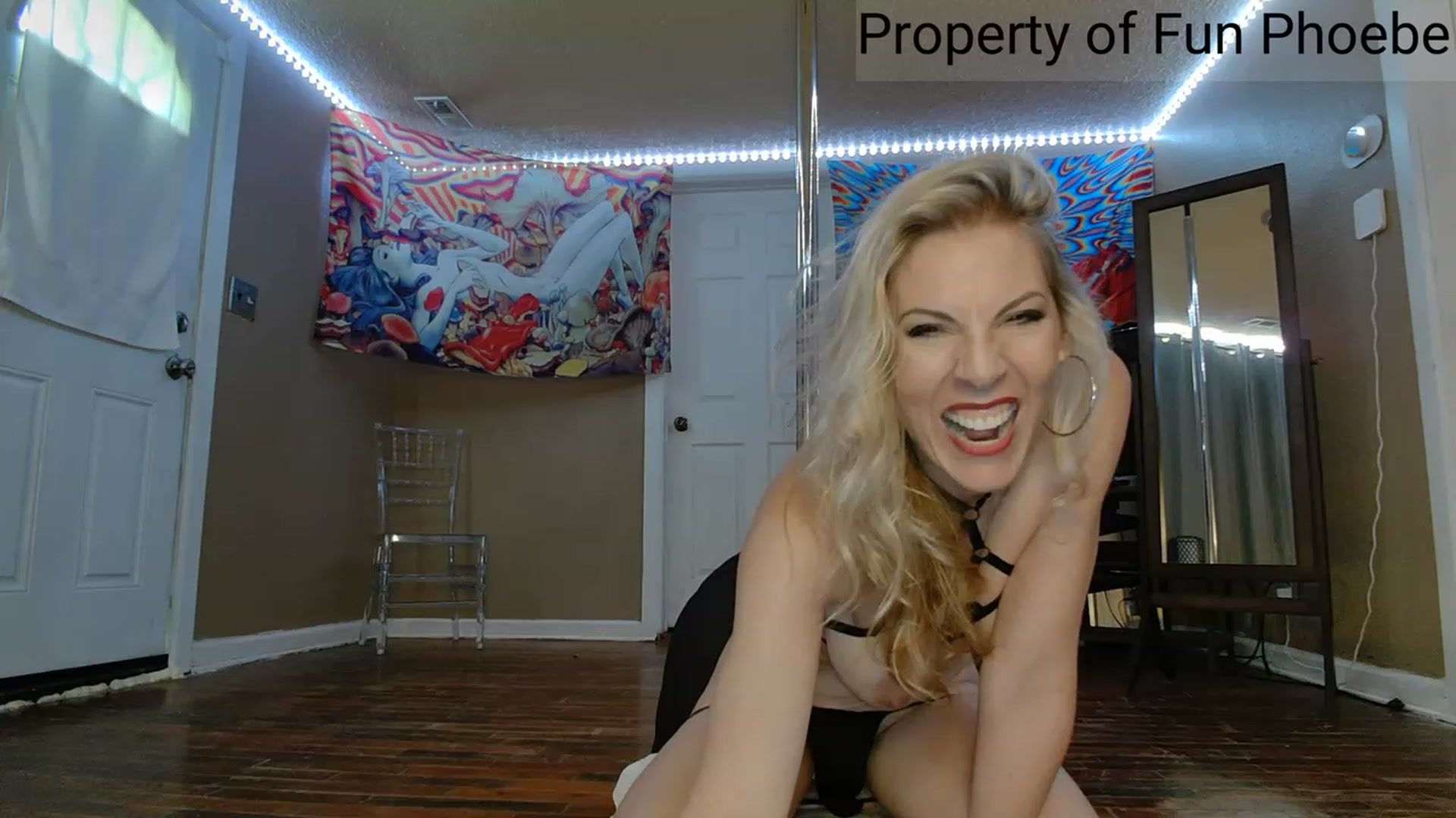 Gallery image thumbnail from Fun_Phoebe's myfreecams stream on, 06/18/2023, 20:03 image 3 of 20