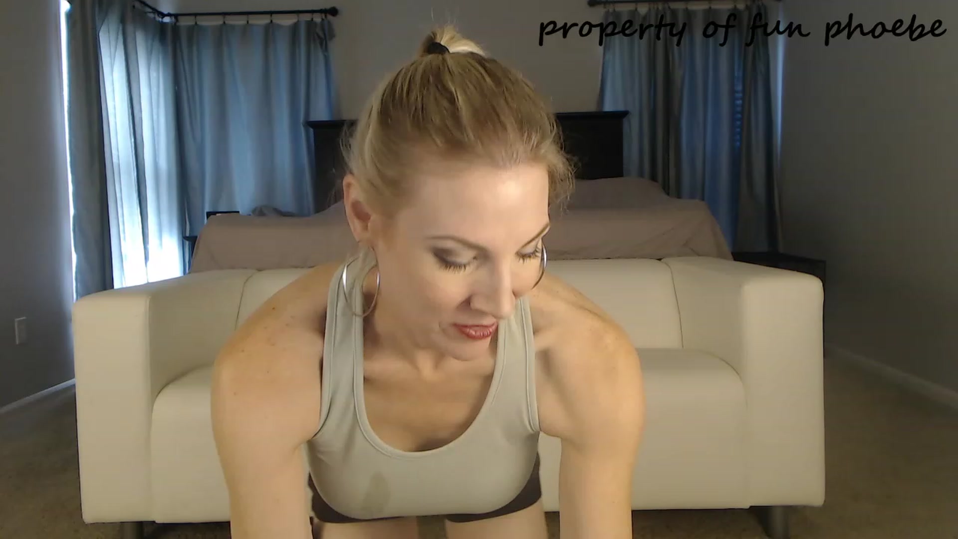 Gallery image thumbnail from Fun_Phoebe's myfreecams stream on, 10/31/2023, 18:20 image 6 of 20