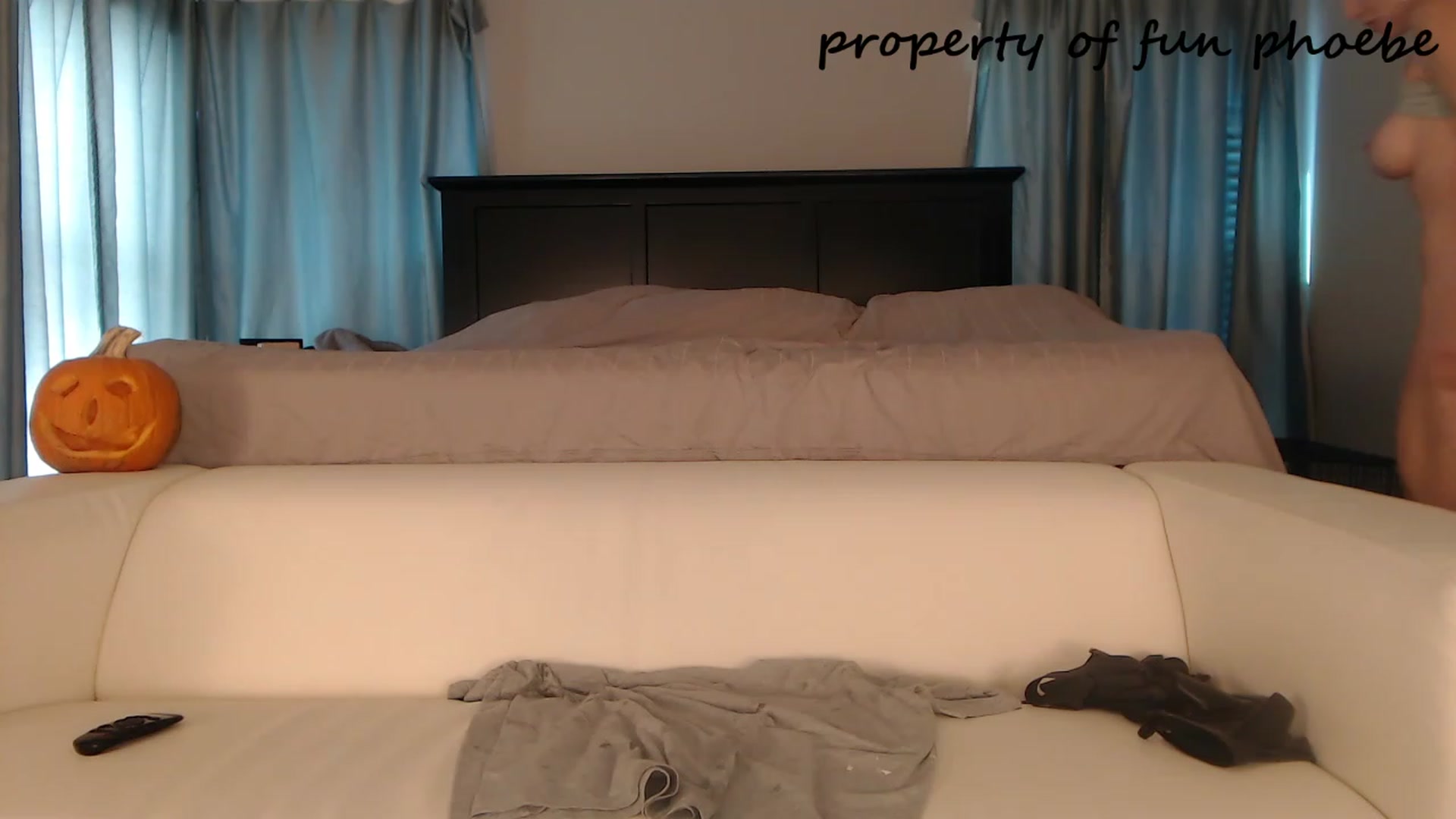 Gallery image thumbnail from Fun_Phoebe's myfreecams stream on, 10/31/2023, 20:13 image 12 of 20