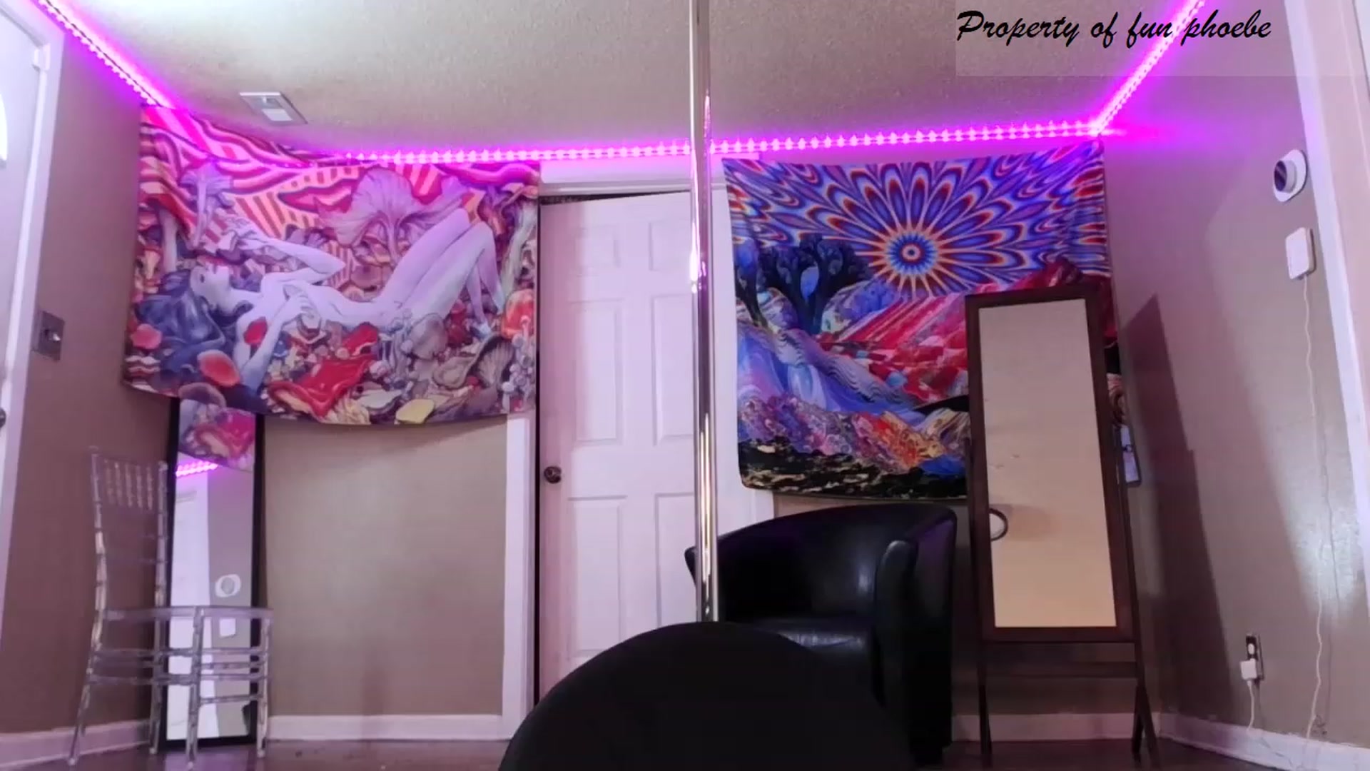 Gallery image thumbnail from Fun_Phoebe's myfreecams stream on, 11/26/2023, 19:54 image 1 of 20