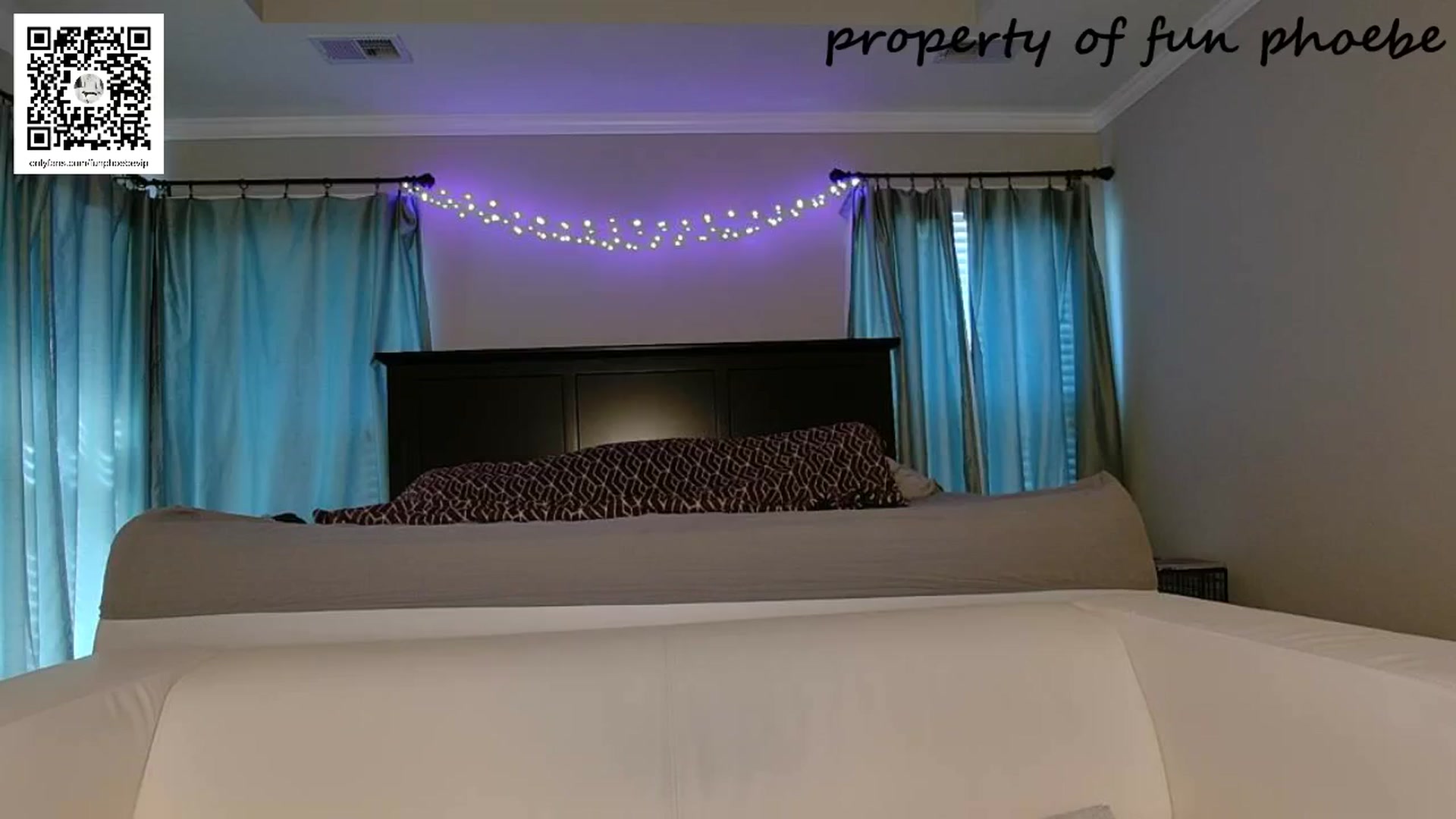 Gallery image thumbnail from Fun_Phoebe's myfreecams stream on, 04/16/2024, 19:16 image 9 of 20