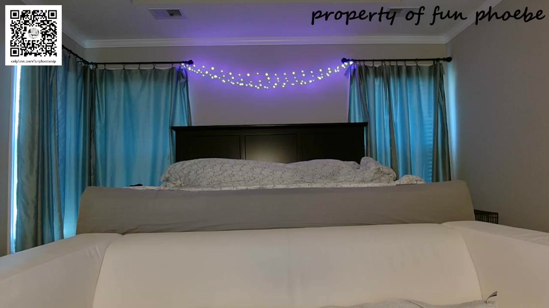 Gallery image thumbnail from Fun_Phoebe's myfreecams stream on, 04/29/2024, 17:44 image 14 of 20