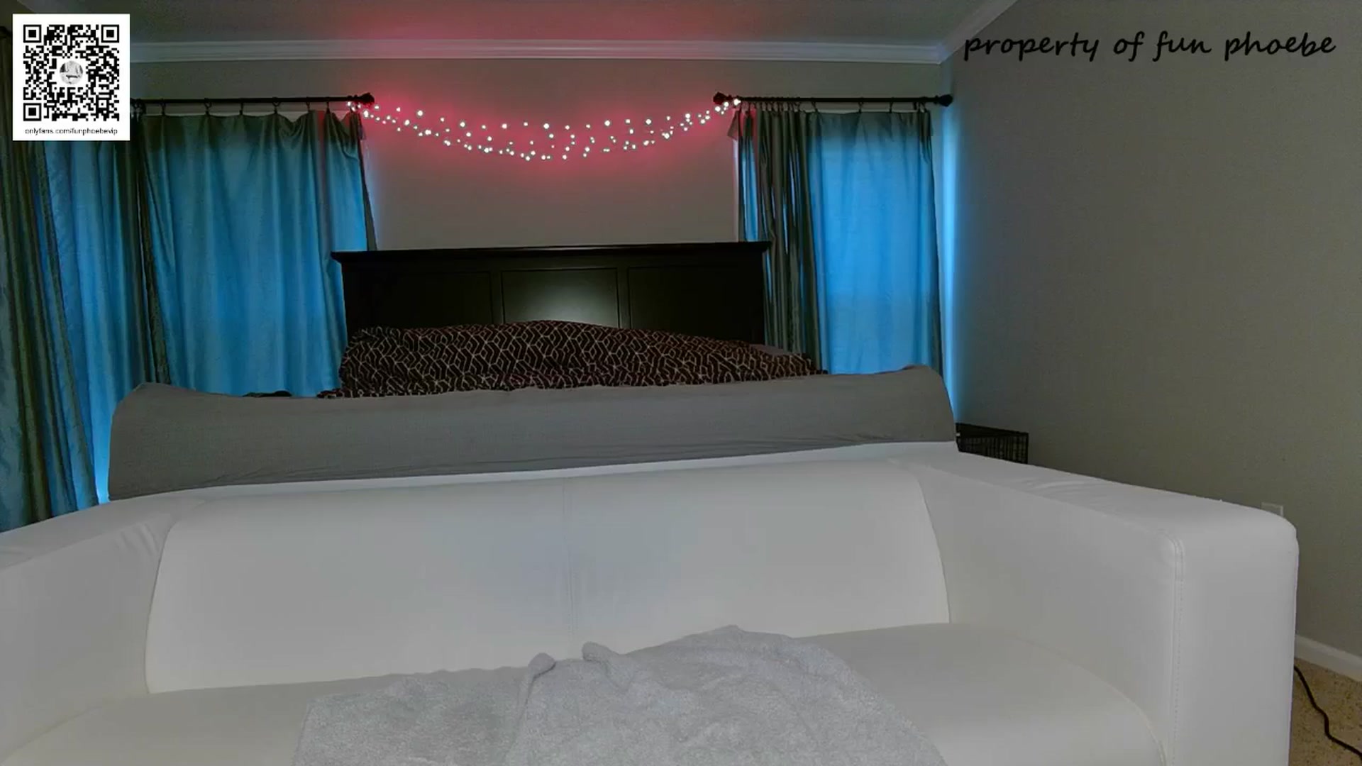 Gallery image thumbnail from Fun_Phoebe's myfreecams stream on, 05/07/2024, 18:28 image 14 of 20