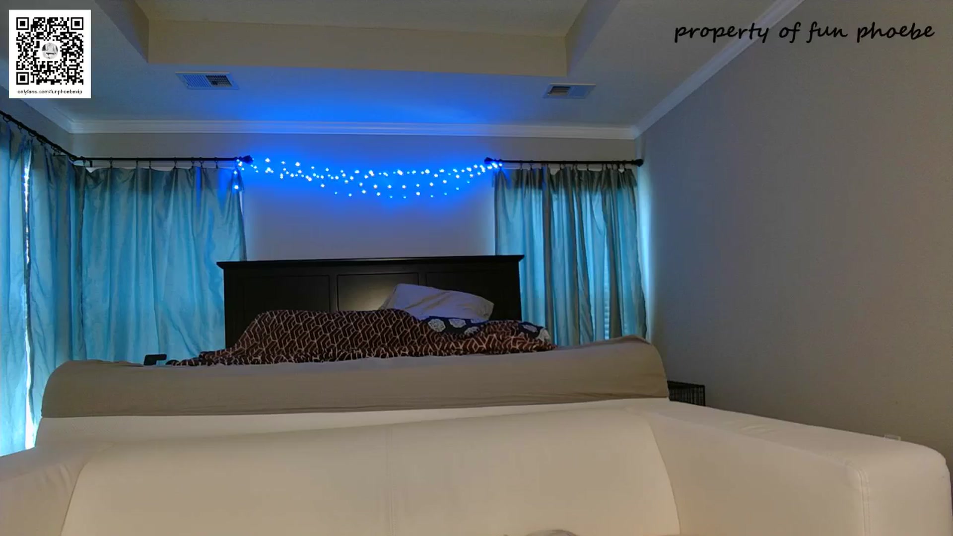 Gallery image thumbnail from Fun_Phoebe's myfreecams stream on, 05/25/2024, 20:01 image 2 of 20