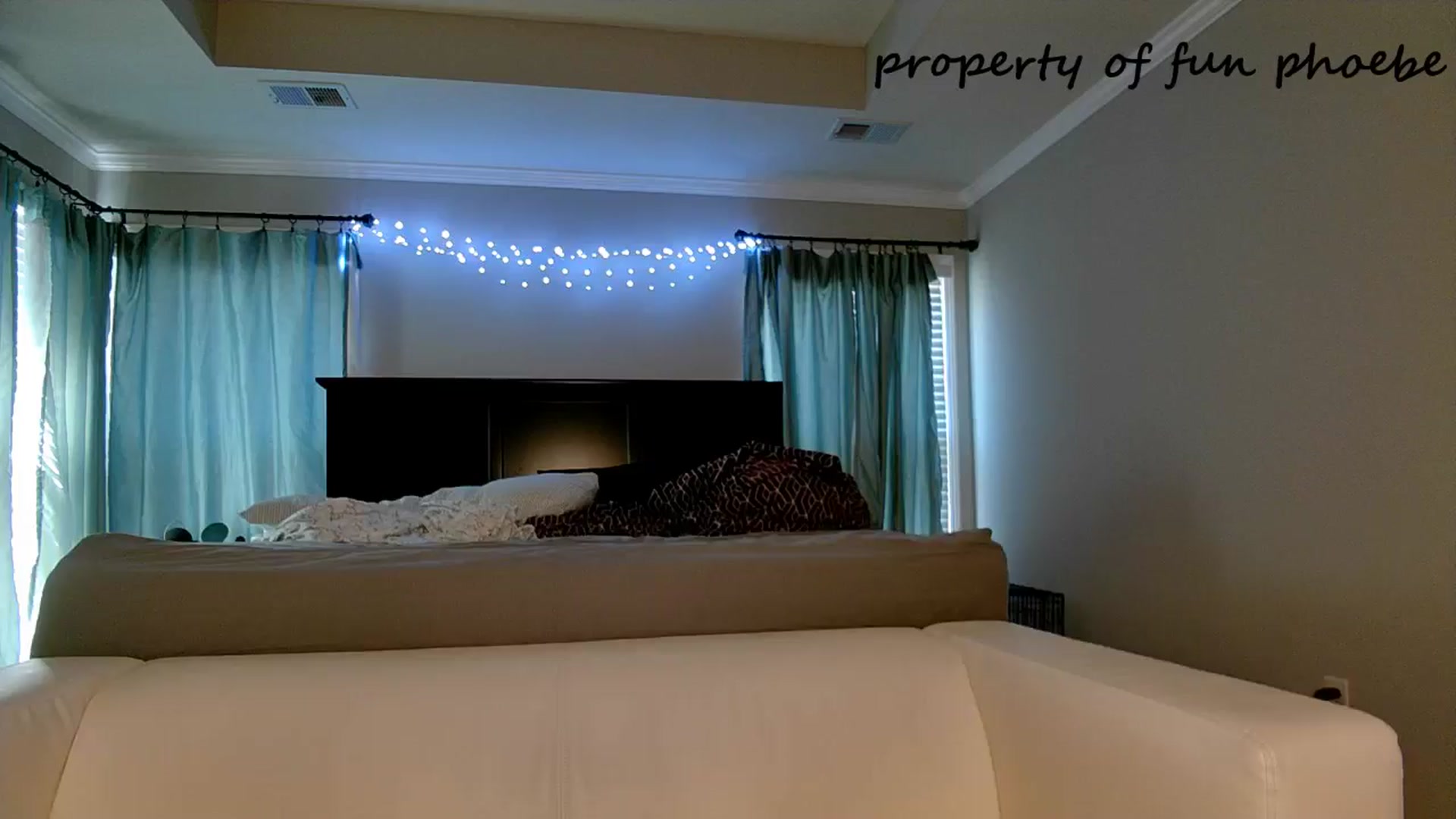 Gallery image thumbnail from Fun_Phoebe's myfreecams stream on, 03/12/2025, 17:50 image 10 of 20