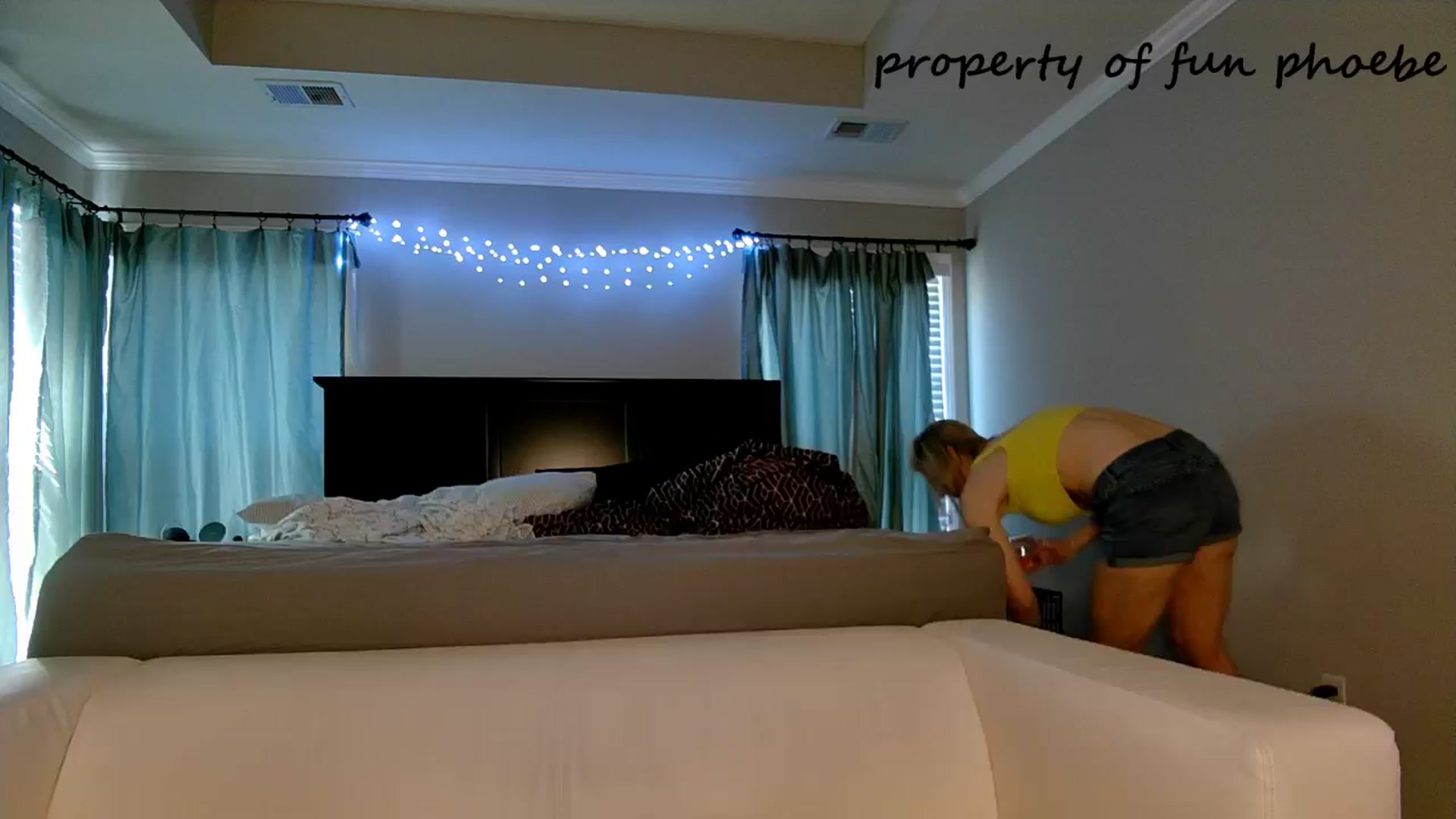 Gallery image thumbnail from Fun_Phoebe's myfreecams stream on, 03/12/2025, 17:50 image 13 of 20
