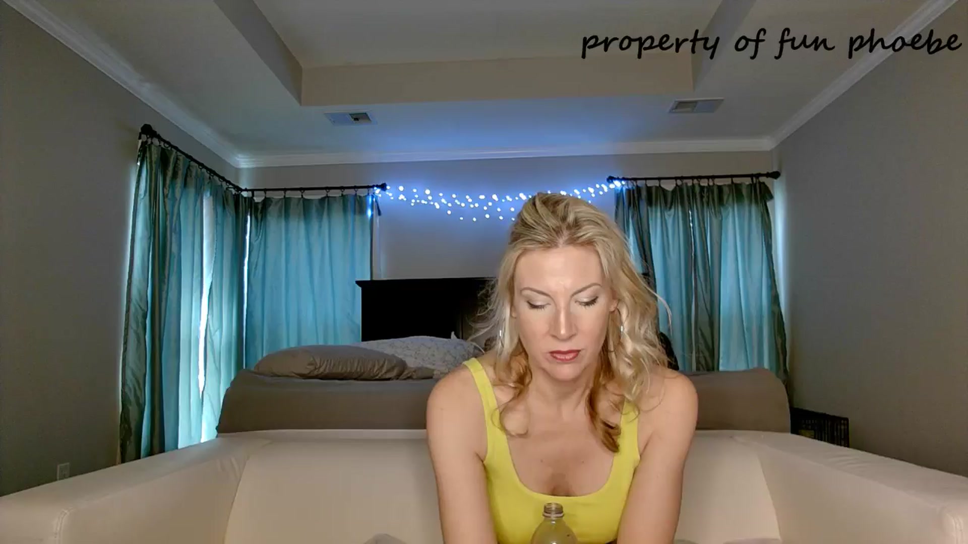 Gallery image thumbnail from Fun_Phoebe's myfreecams stream on, 03/25/2025, 17:27 image 16 of 20