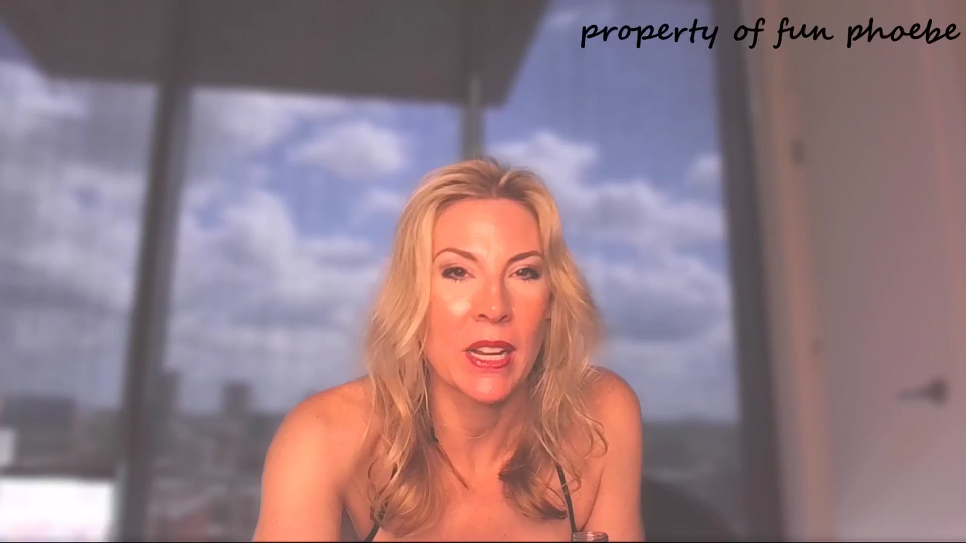 Gallery image thumbnail from Fun_Phoebe's myfreecams stream on, 05/01/2025, 20:49 image 19 of 20