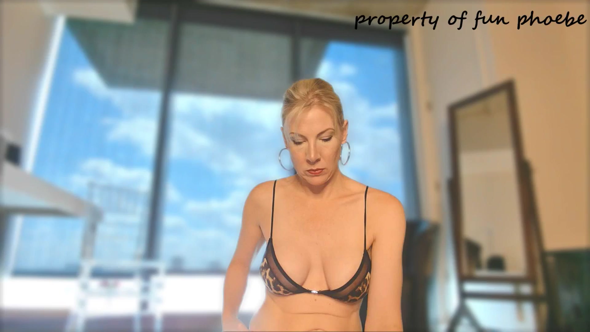 Gallery image thumbnail from Fun_Phoebe's myfreecams stream on, 05/13/2025, 17:44 image 8 of 20
