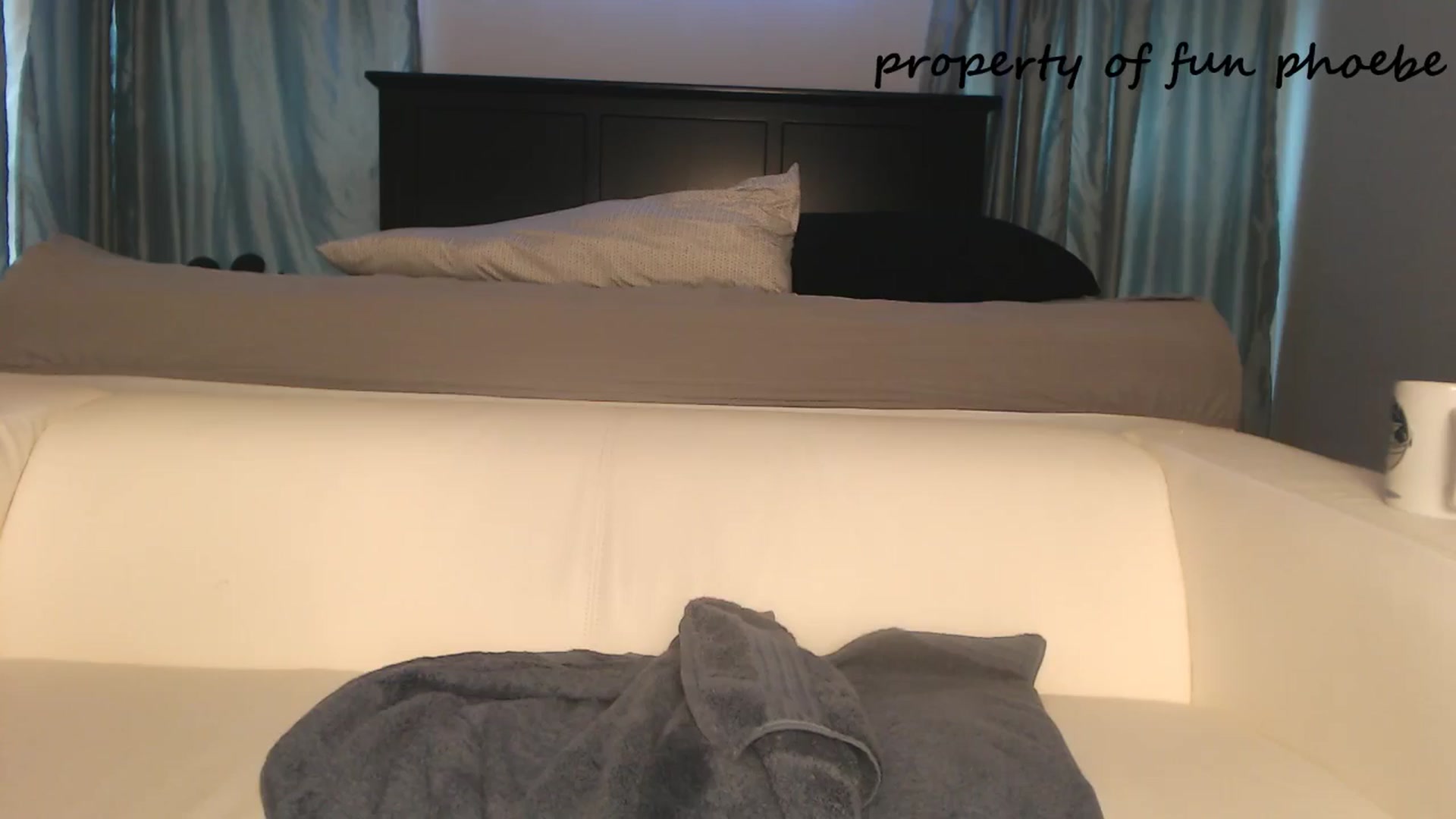 Gallery image thumbnail from Fun_Phoebe's myfreecams stream on, 05/19/2025, 19:20 image 12 of 20