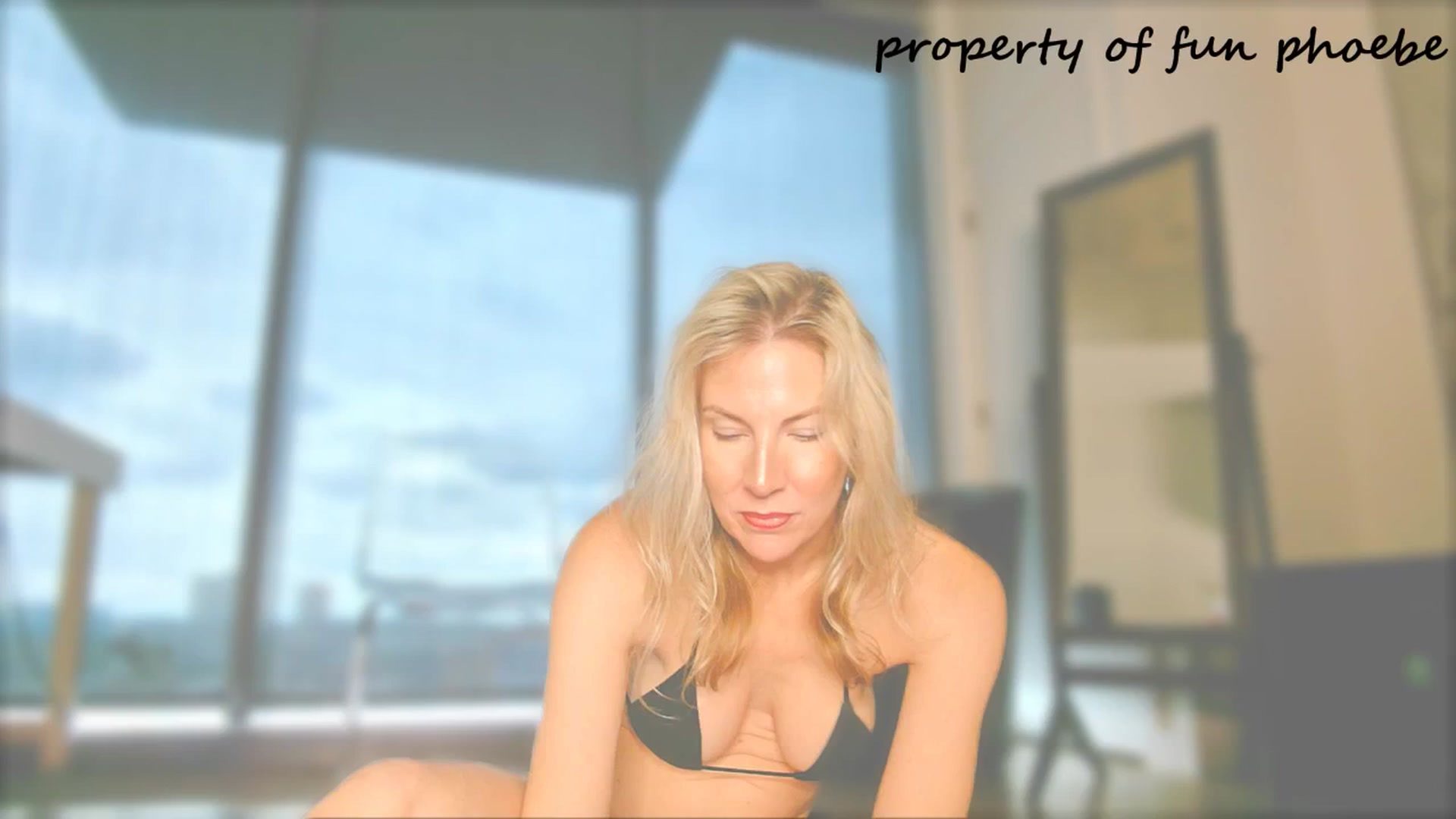 Gallery image thumbnail from Fun_Phoebe's myfreecams stream on, 05/29/2025, 19:32 image 18 of 20