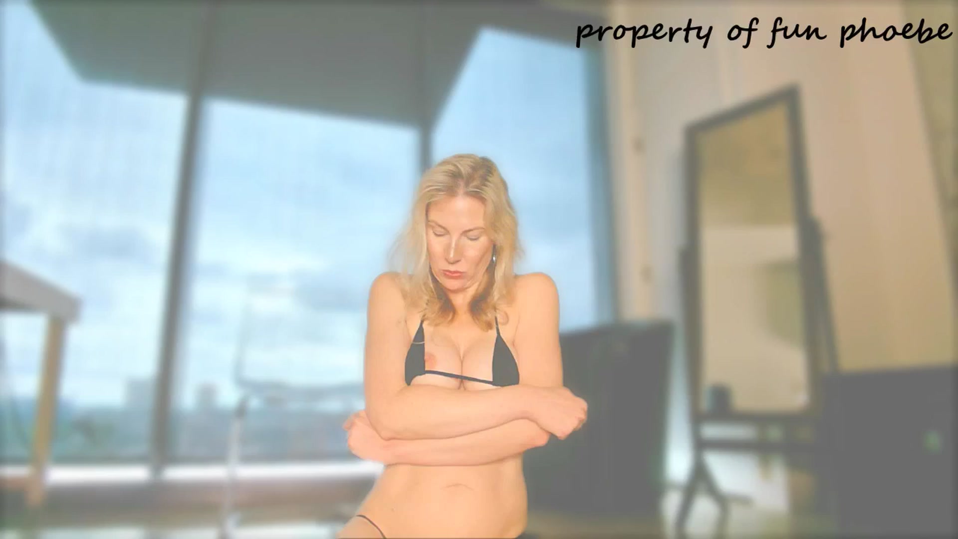 Gallery image thumbnail from Fun_Phoebe's myfreecams stream on, 05/29/2025, 19:32 image 16 of 20