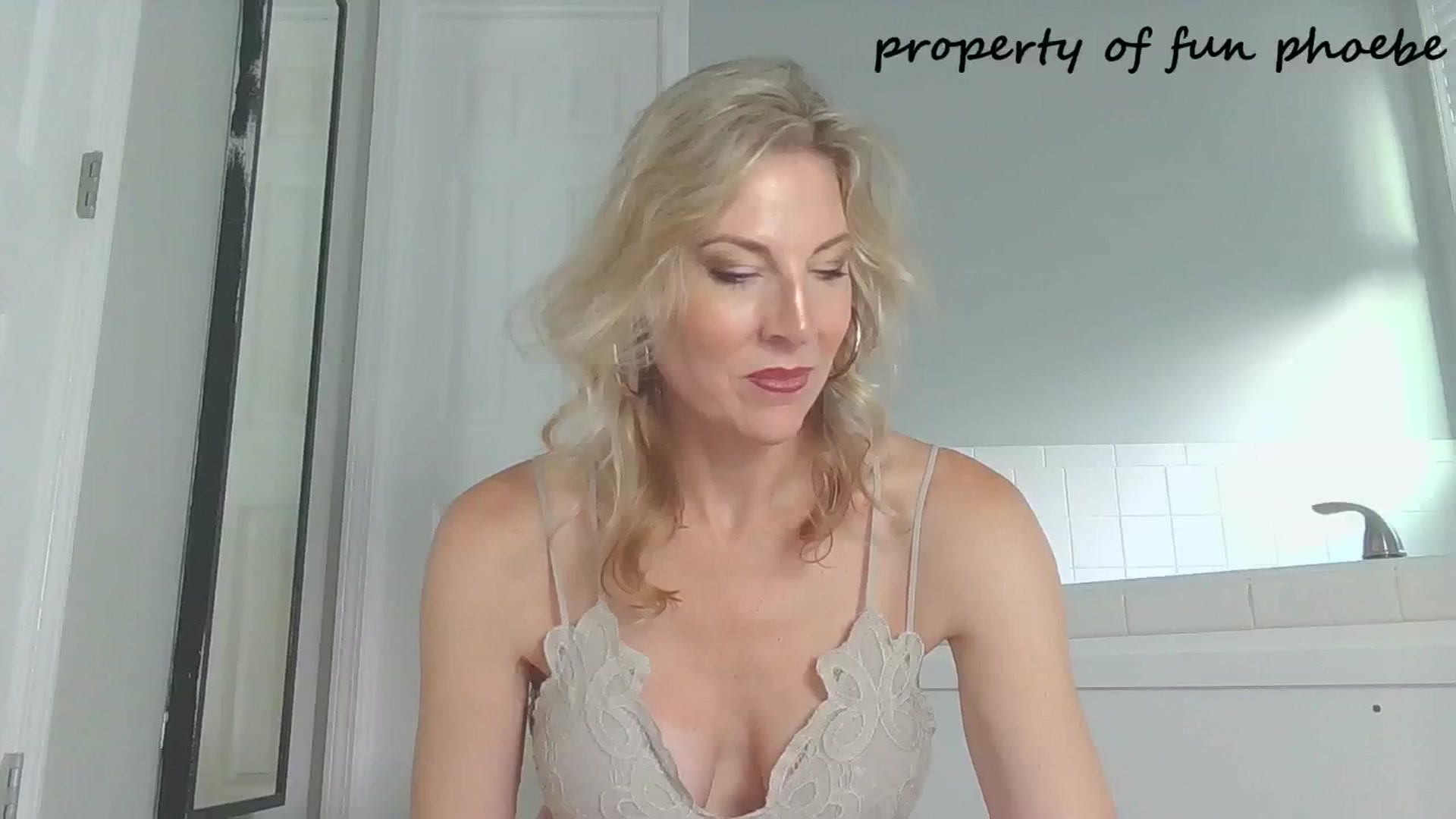 Gallery image thumbnail from Fun_Phoebe's myfreecams stream on, 04/04/2026, 14:11 image 17 of 20