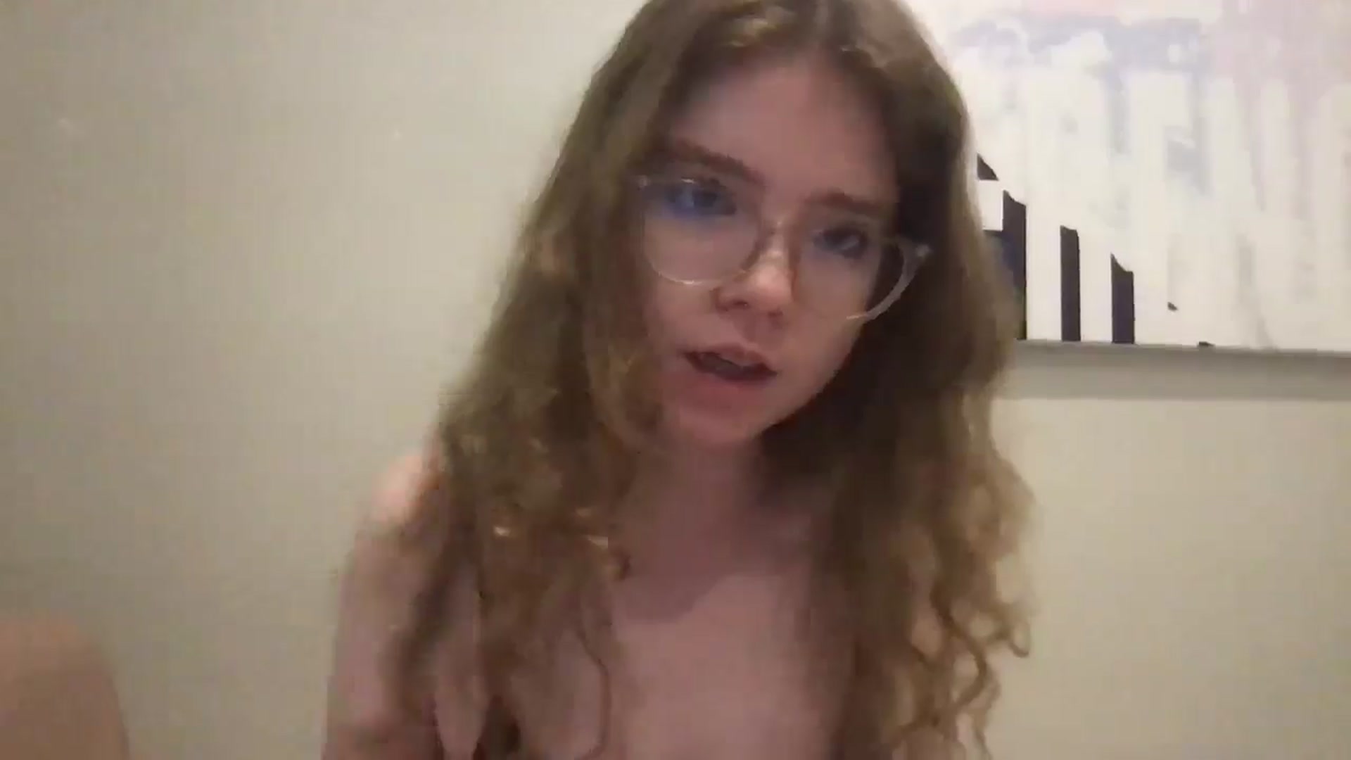 Gallery image thumbnail from FunnyGirlXD's myfreecams stream on, 10/15/2025, 09:51 image 4 of 20