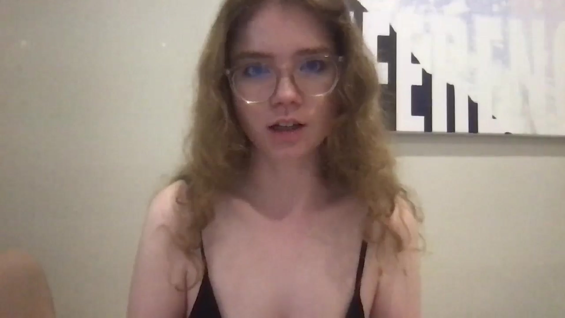 Gallery image thumbnail from FunnyGirlXD's myfreecams stream on, 10/15/2025, 09:51 image 7 of 20
