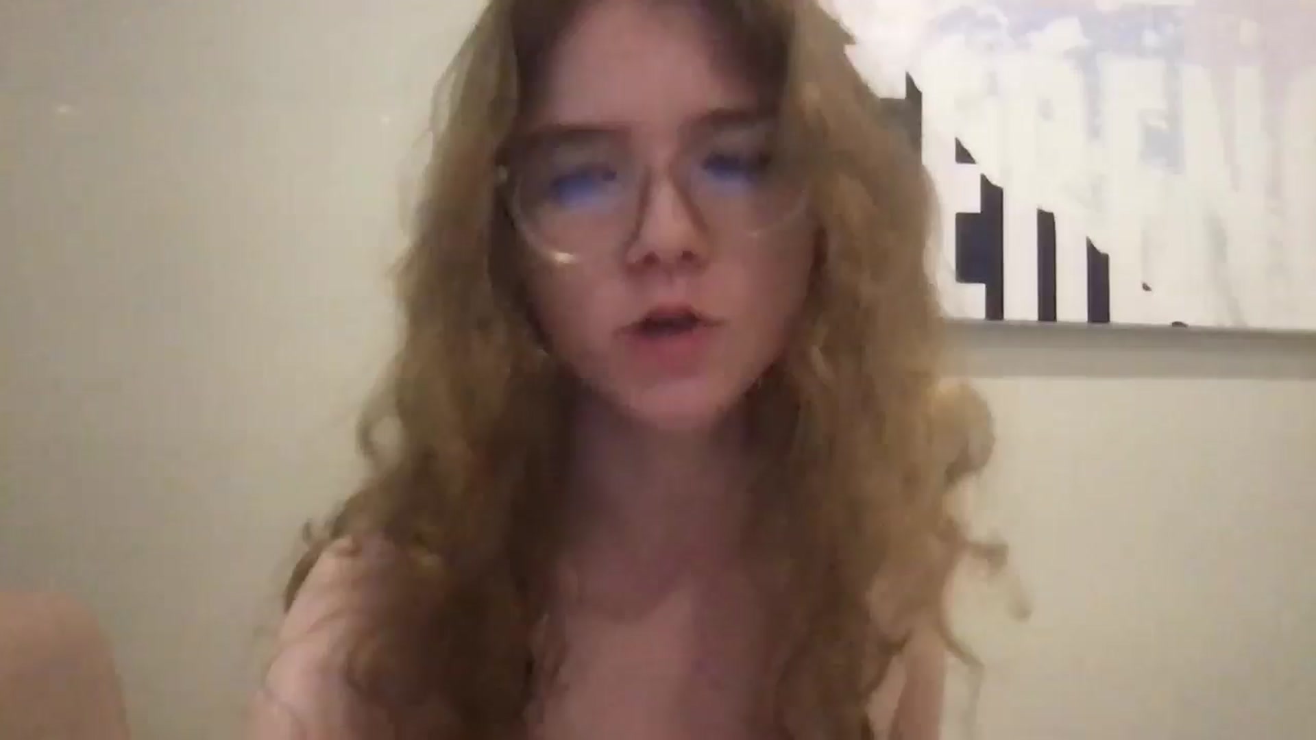 Gallery image thumbnail from FunnyGirlXD's myfreecams stream on, 10/15/2025, 09:51 image 2 of 20