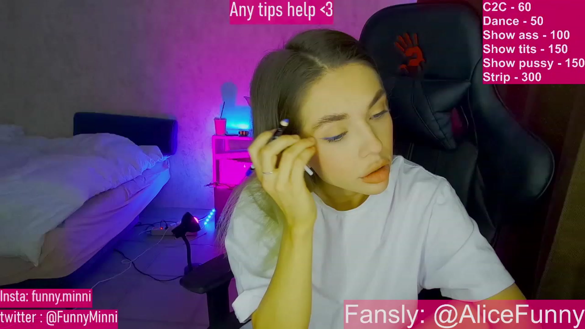 Gallery image thumbnail from FunnyMinni's myfreecams stream on, 12/08/2022, 07:32 image 2 of 20