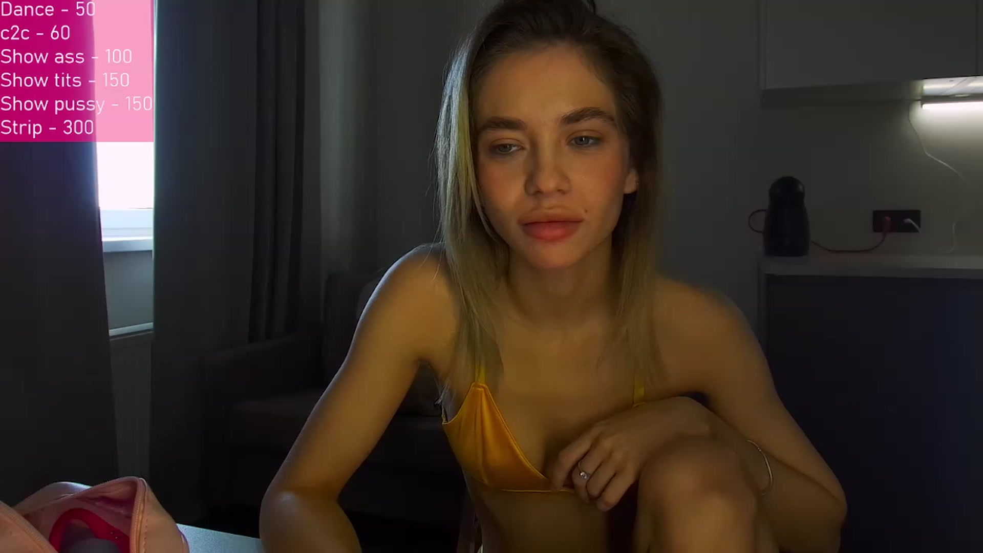 Gallery image thumbnail from FunnyMinni's myfreecams stream on, 12/11/2022, 08:35 image 12 of 20
