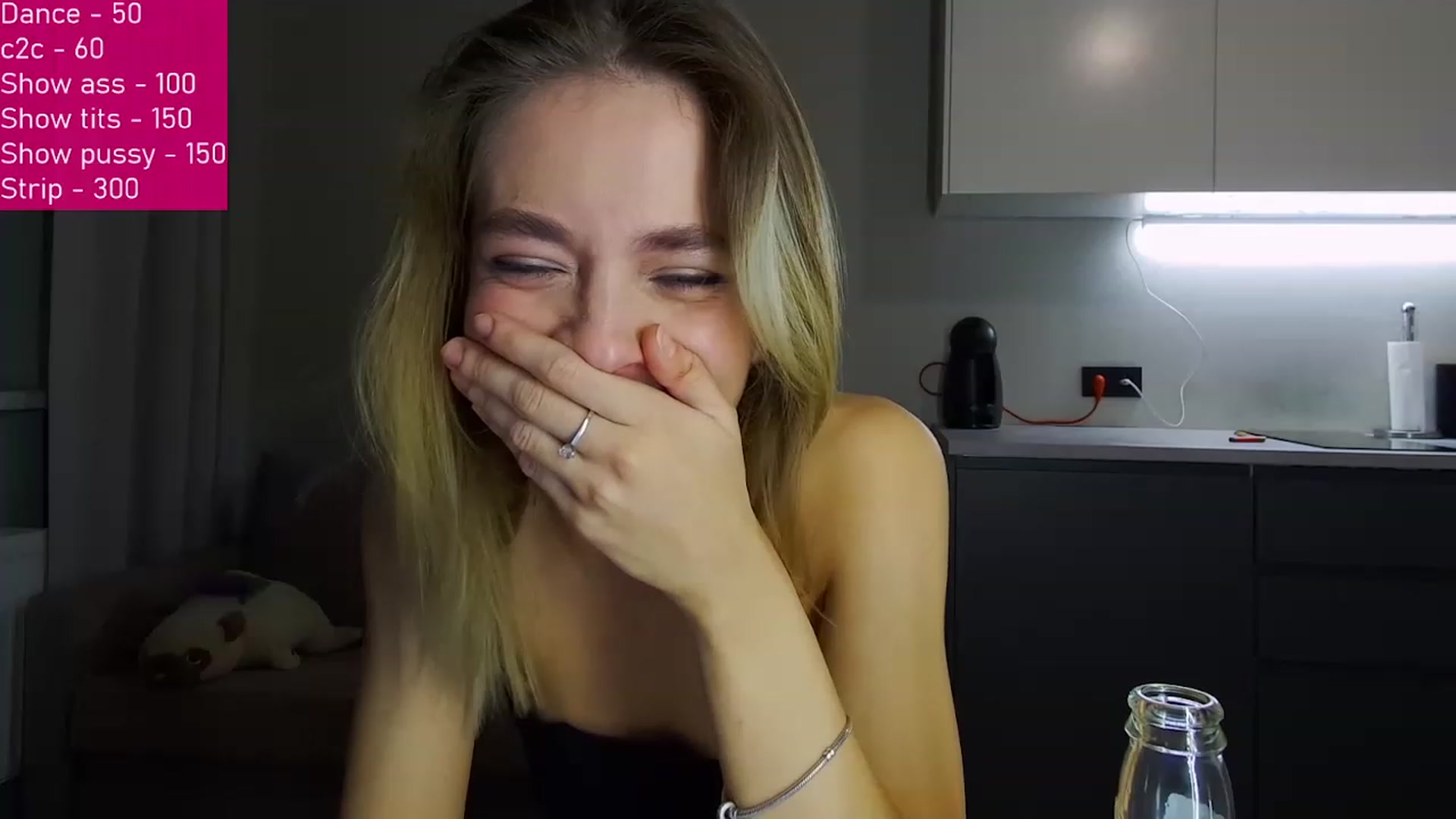 Gallery image thumbnail from FunnyMinni's myfreecams stream on, 12/11/2022, 18:33 image 11 of 20