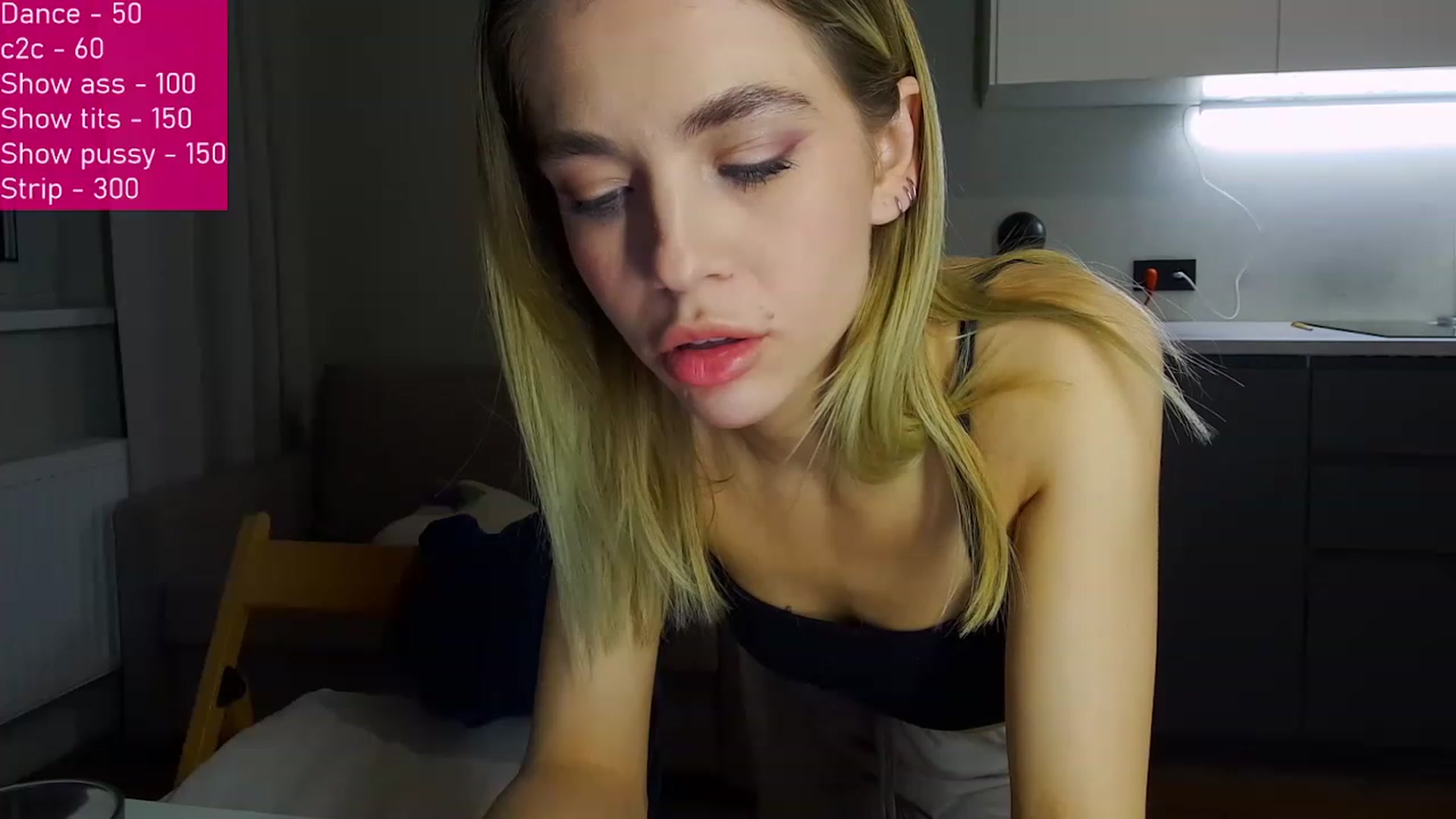 Gallery image thumbnail from FunnyMinni's myfreecams stream on, 12/11/2022, 18:33 image 1 of 20