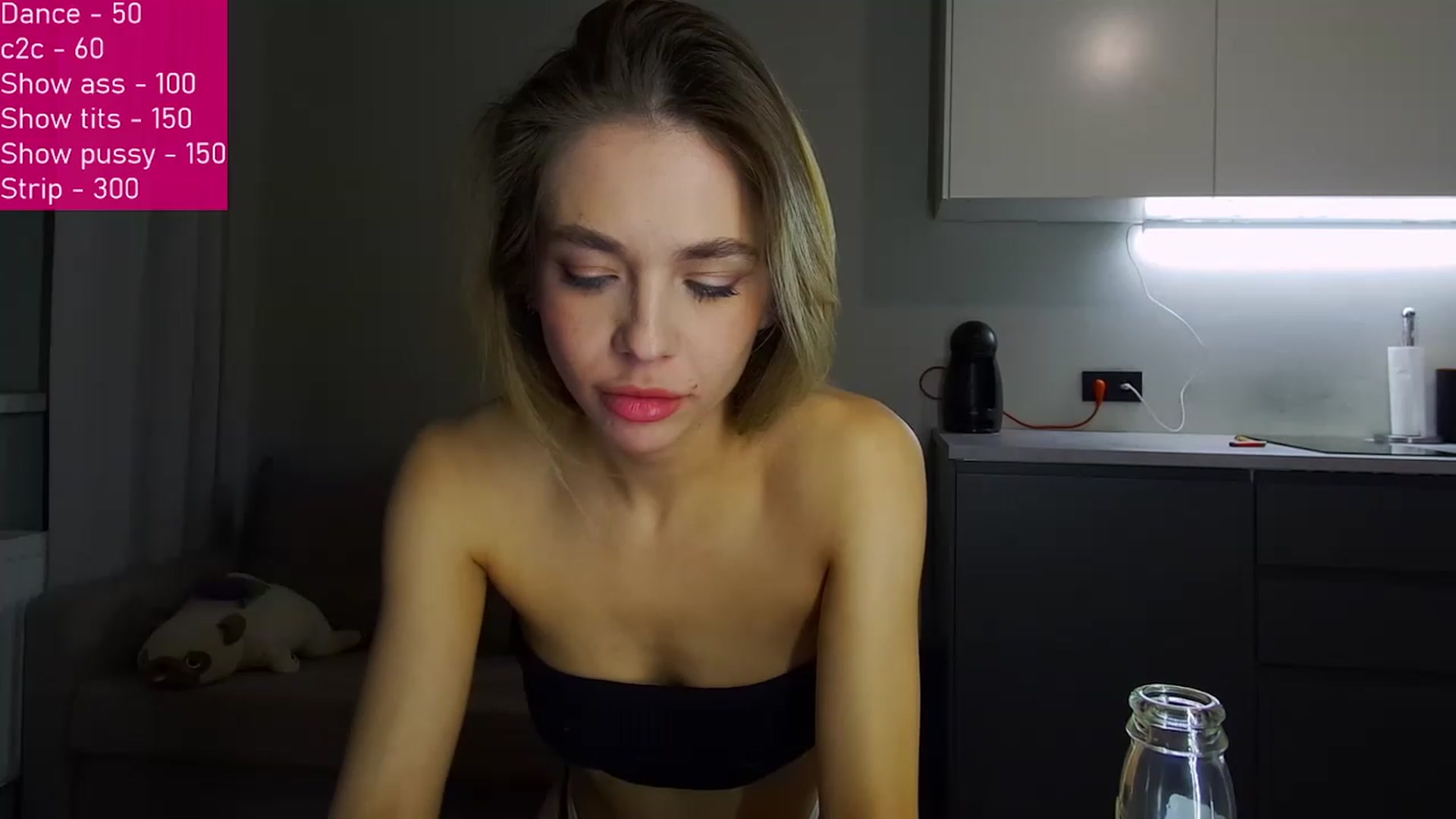 Gallery image thumbnail from FunnyMinni's myfreecams stream on, 12/11/2022, 18:33 image 12 of 20