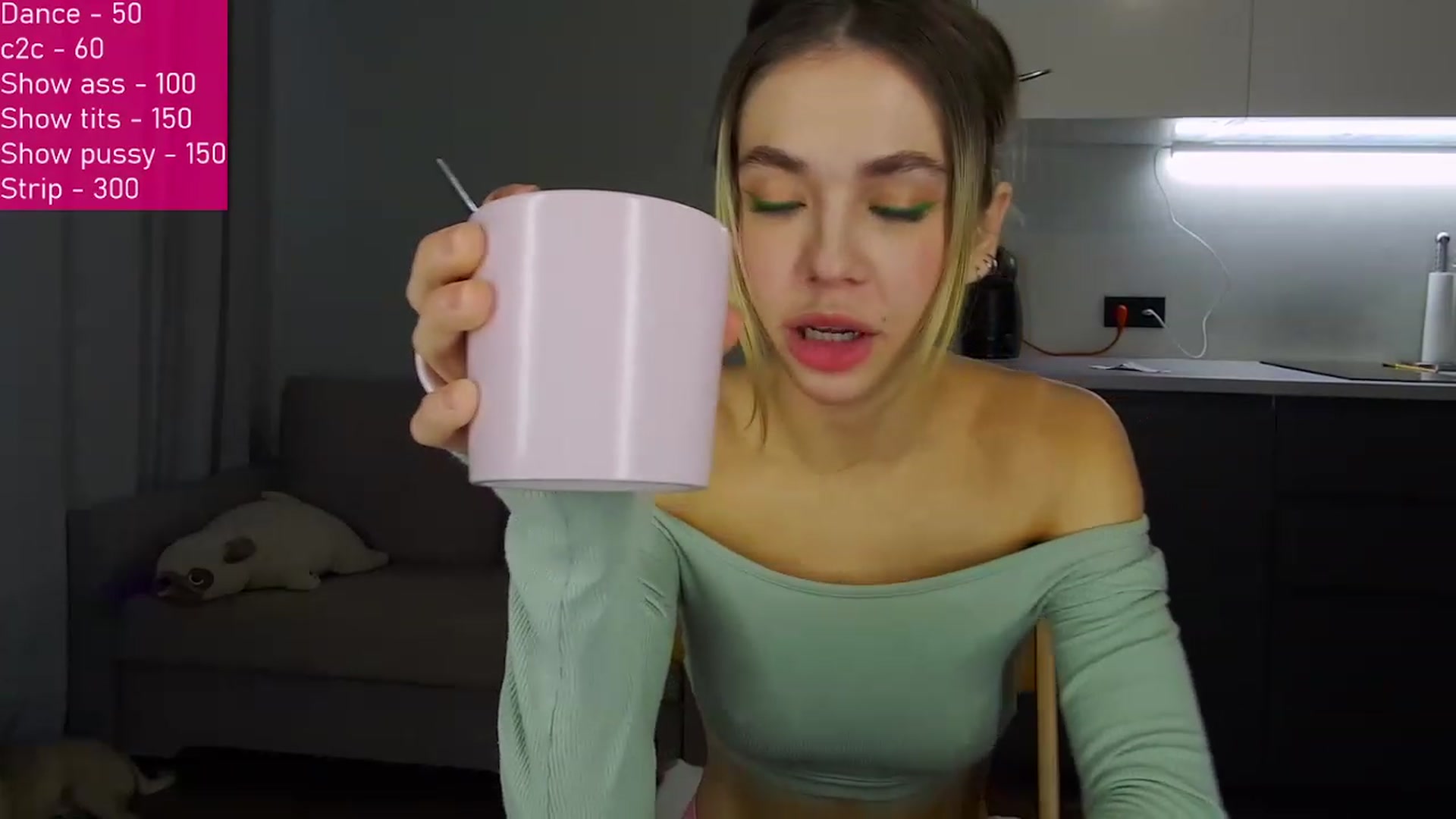 Gallery image thumbnail from FunnyMinni's myfreecams stream on, 12/12/2022, 07:40 image 19 of 20