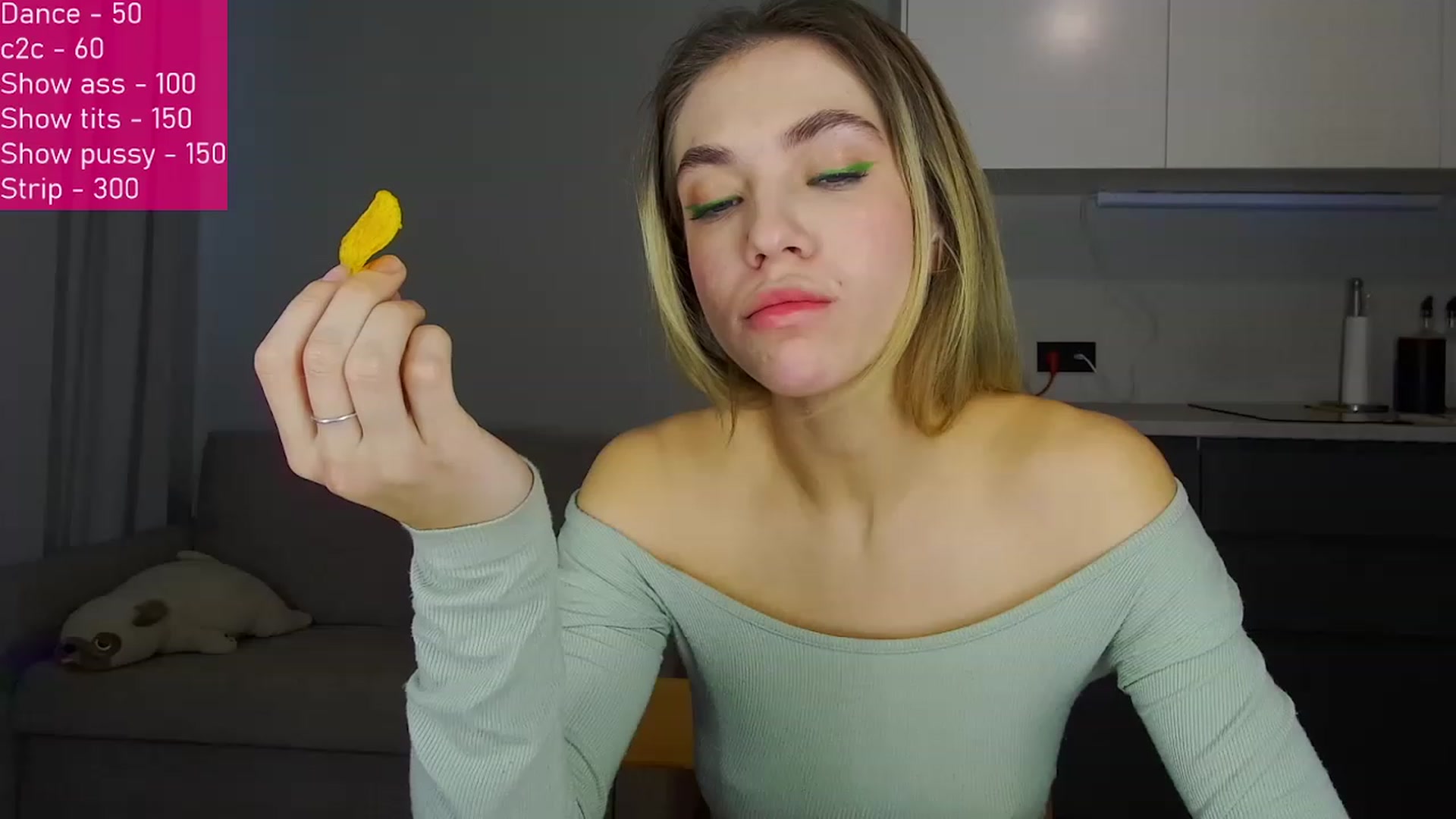 Gallery image thumbnail from FunnyMinni's myfreecams stream on, 12/12/2022, 08:34 image 1 of 20