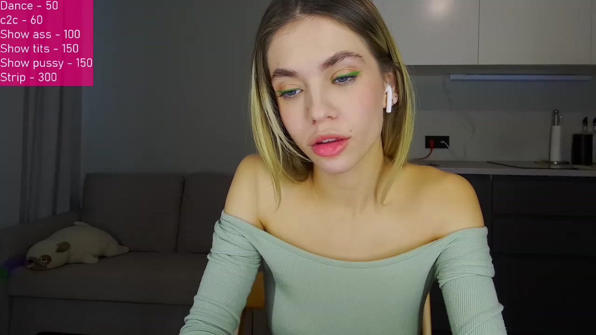 Gallery image thumbnail from FunnyMinni's myfreecams stream on, 12/12/2022, 08:34 image 13 of 20