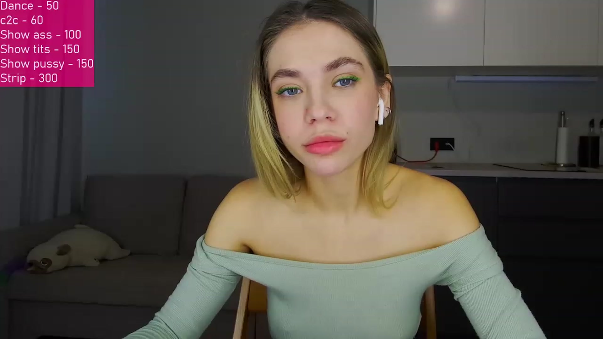Gallery image thumbnail from FunnyMinni's myfreecams stream on, 12/12/2022, 08:34 image 8 of 20