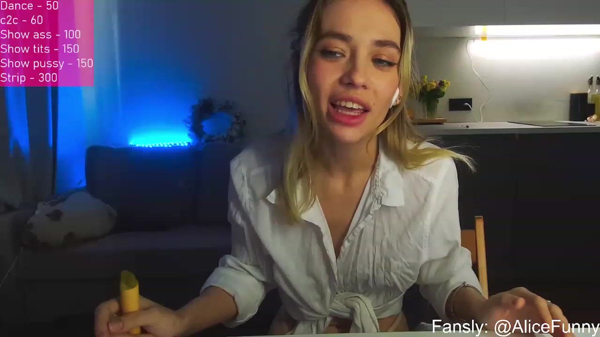 Gallery image thumbnail from FunnyMinni's myfreecams stream on, 12/18/2022, 08:17 image 2 of 20
