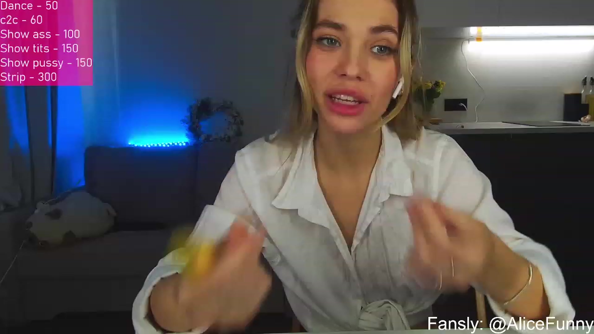 Gallery image thumbnail from FunnyMinni's myfreecams stream on, 12/18/2022, 08:17 image 1 of 20