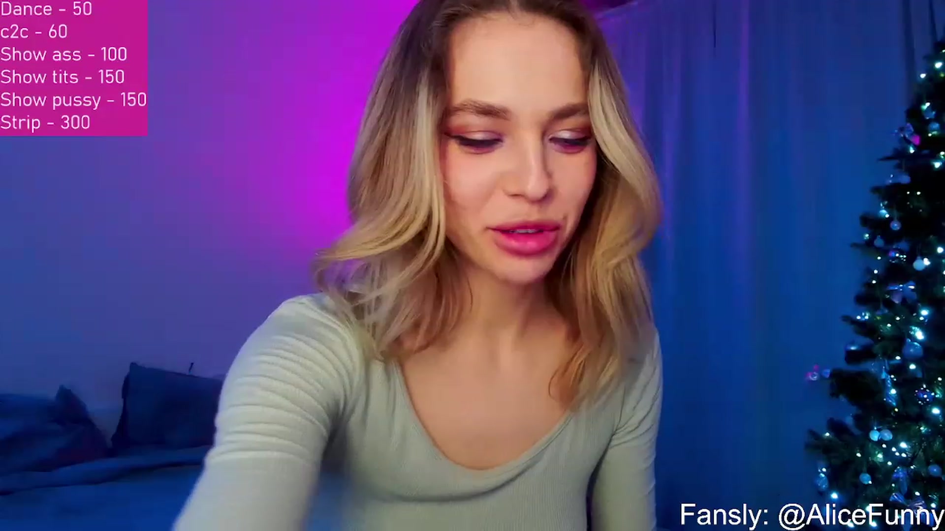 Gallery image thumbnail from FunnyMinni's myfreecams stream on, 12/21/2022, 17:42 image 18 of 20