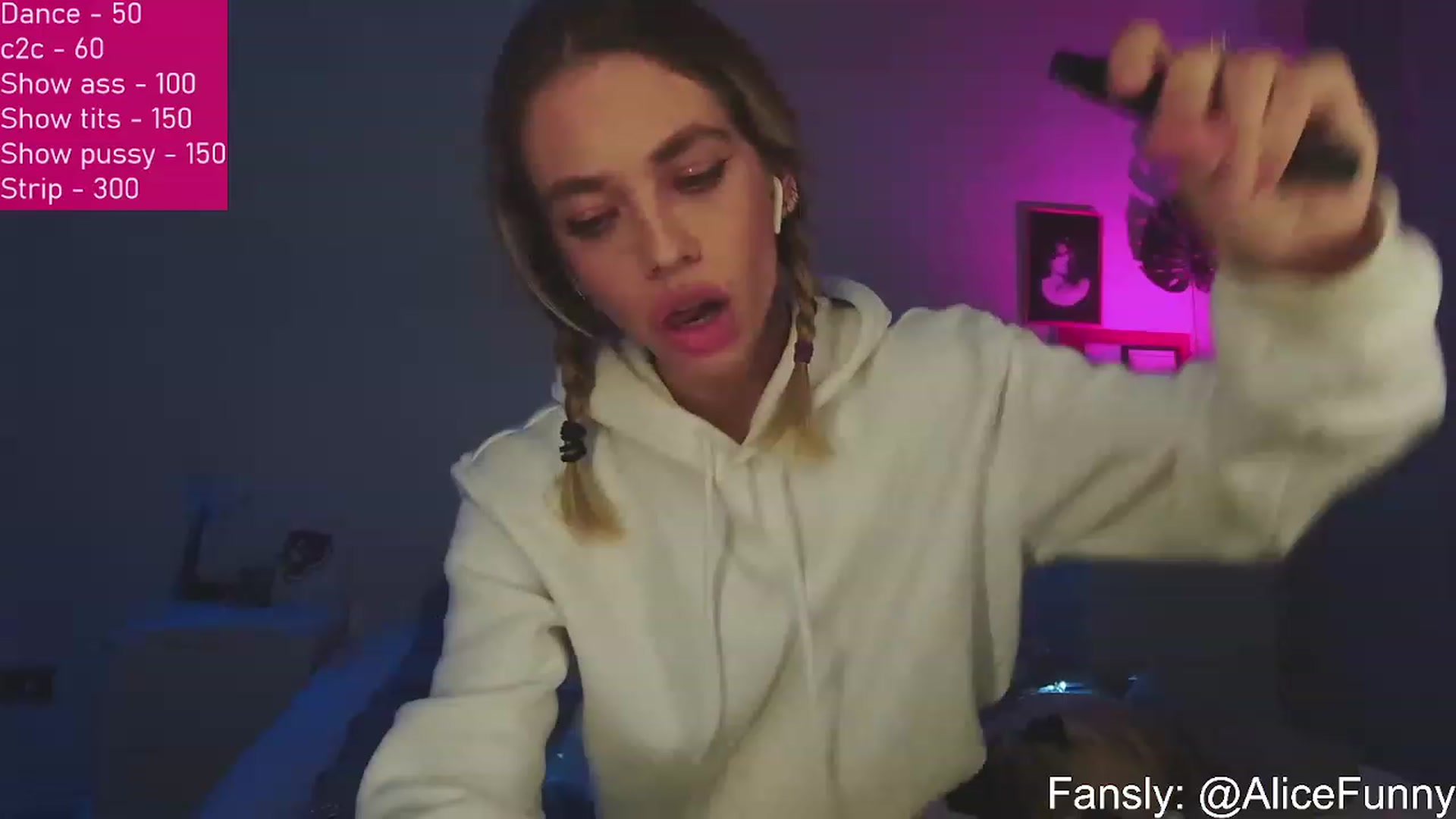 Gallery image thumbnail from FunnyMinni's myfreecams stream on, 12/28/2022, 18:26 image 10 of 20